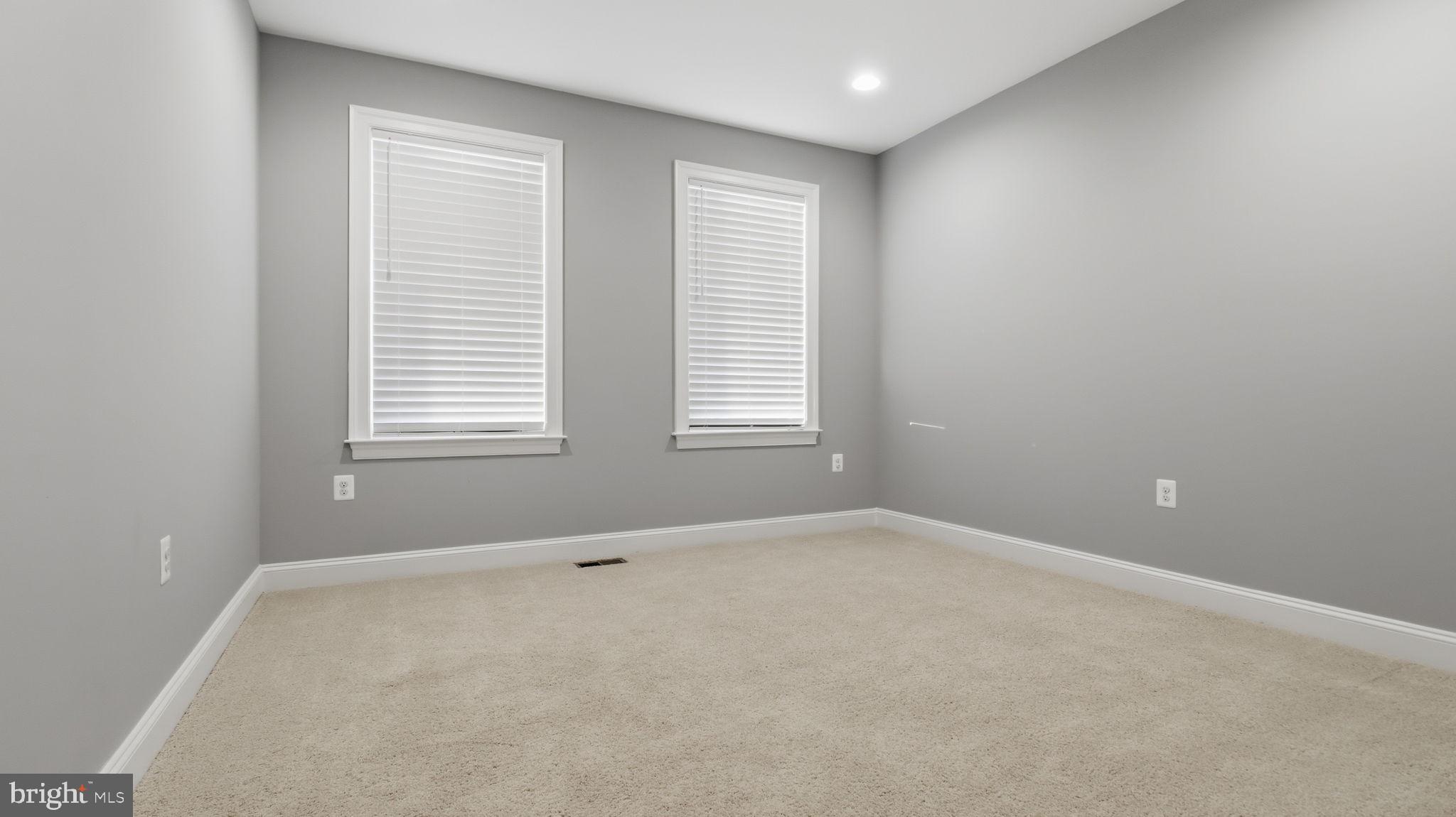 GREENS SOUTH AT WILLOWSF - Residential