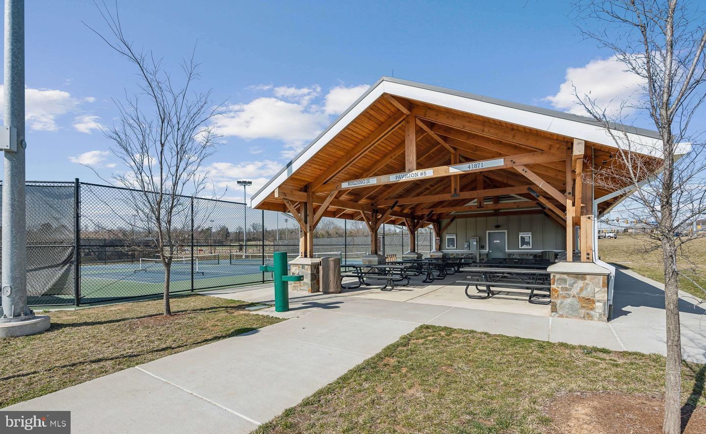 GREENS SOUTH AT WILLOWSF - Residential