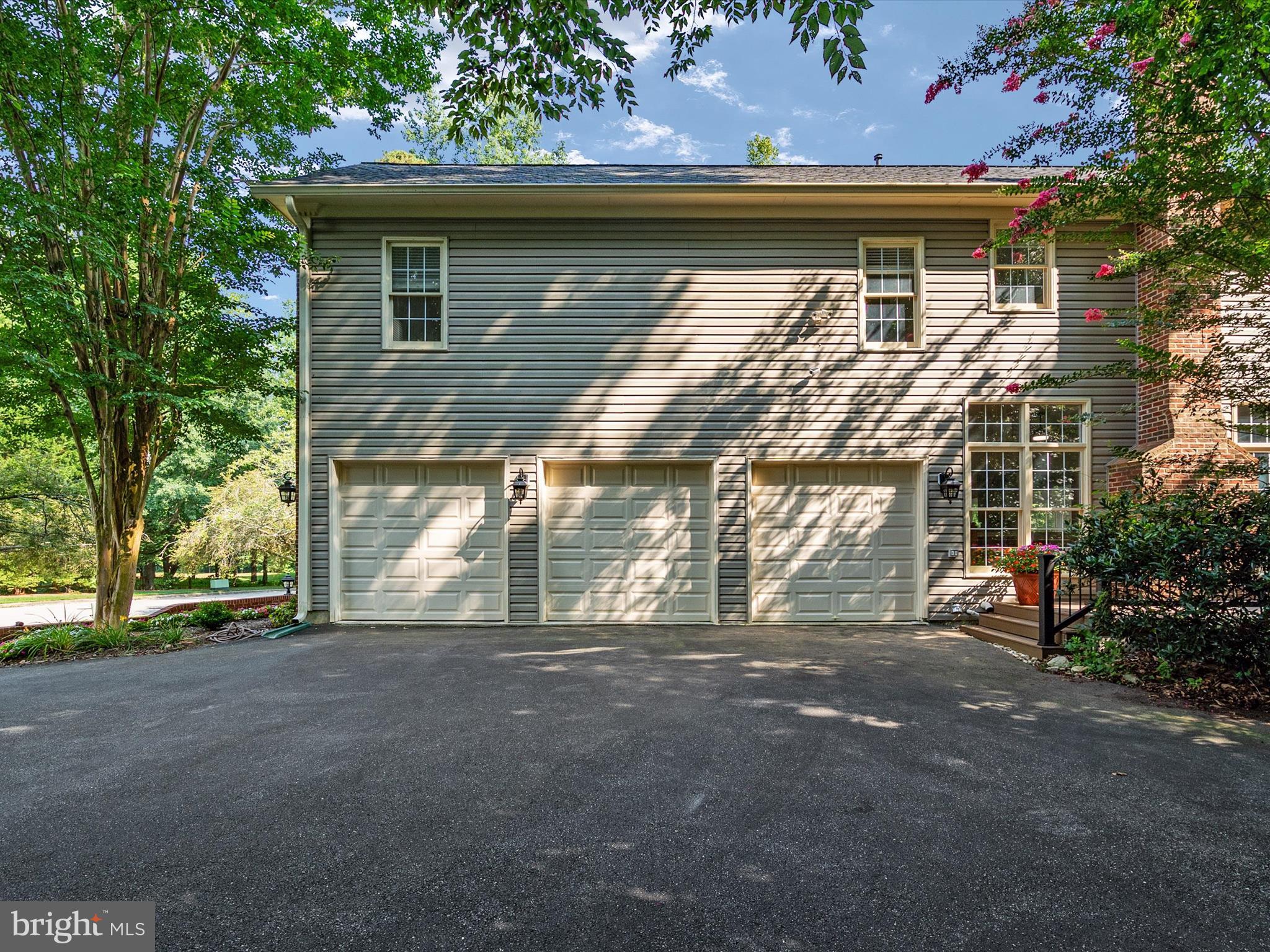 SOUTH RIVER COLONY - Residential