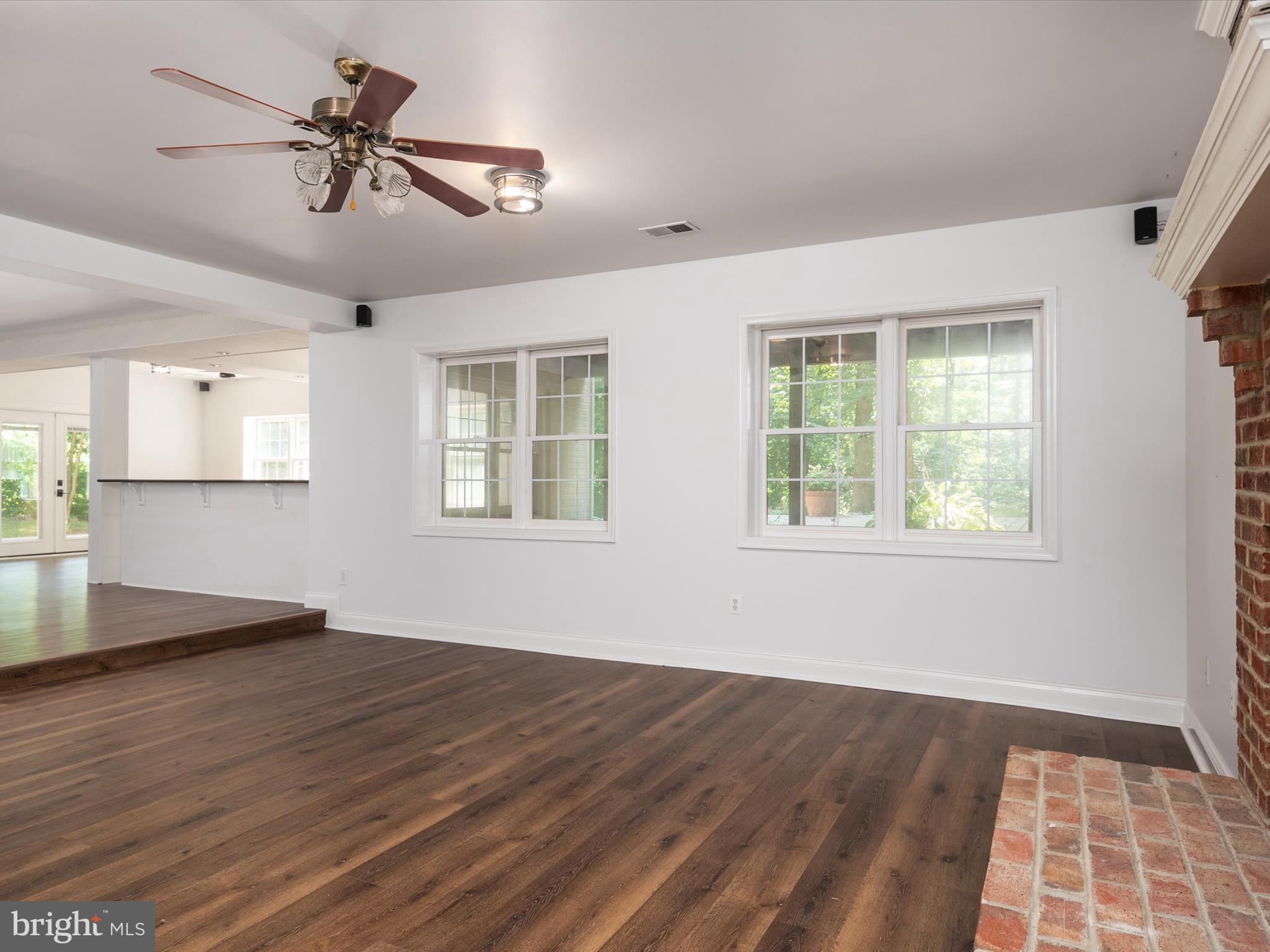 SOUTH RIVER COLONY - Residential