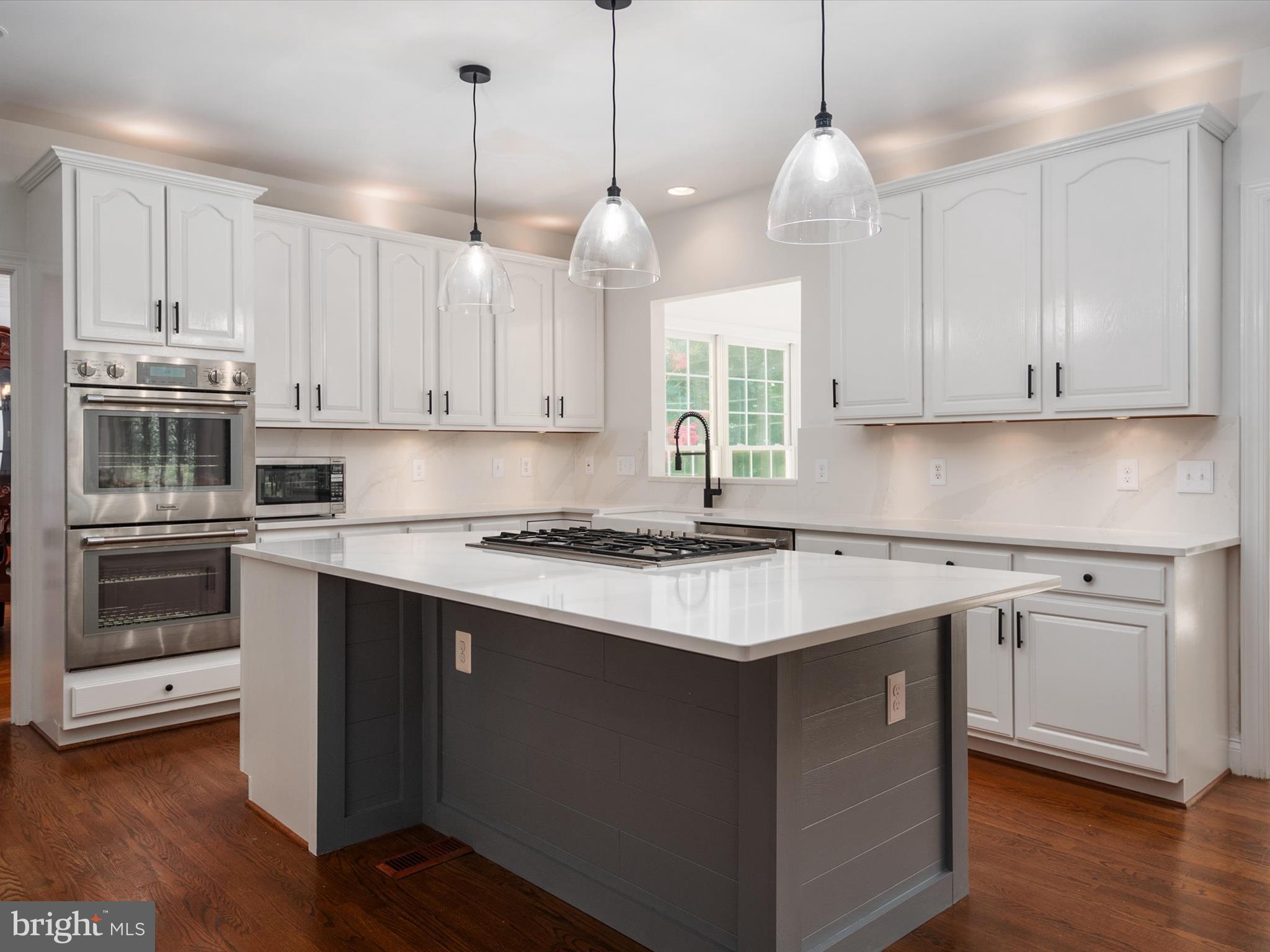 SOUTH RIVER COLONY - Residential