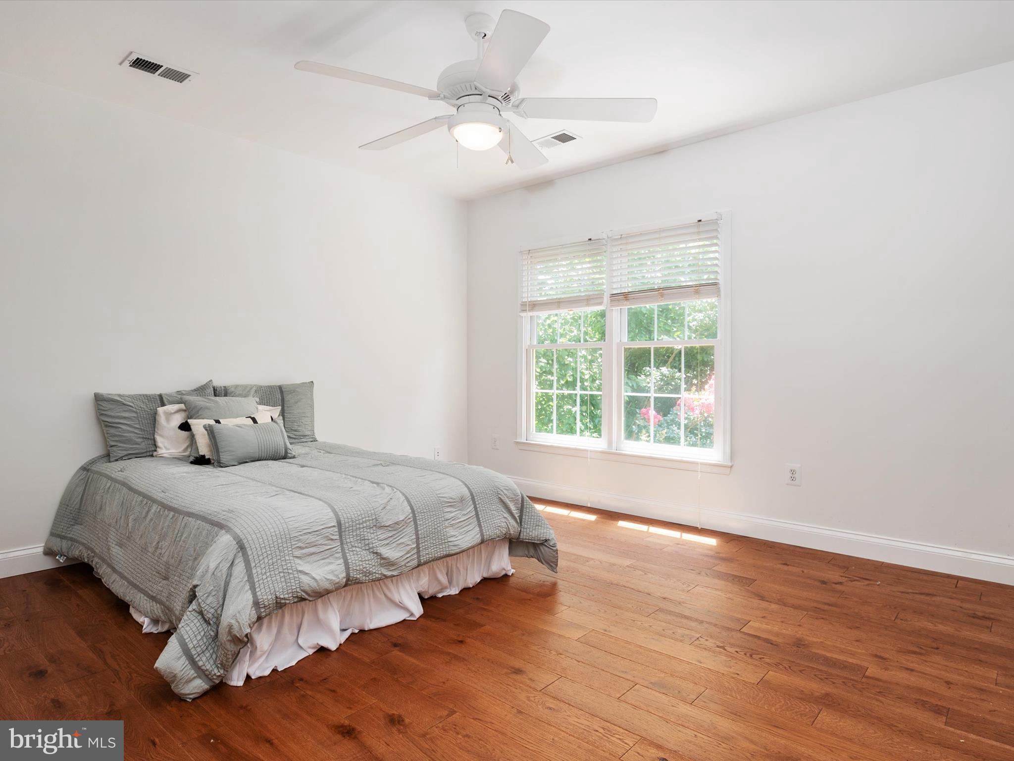 SOUTH RIVER COLONY - Residential