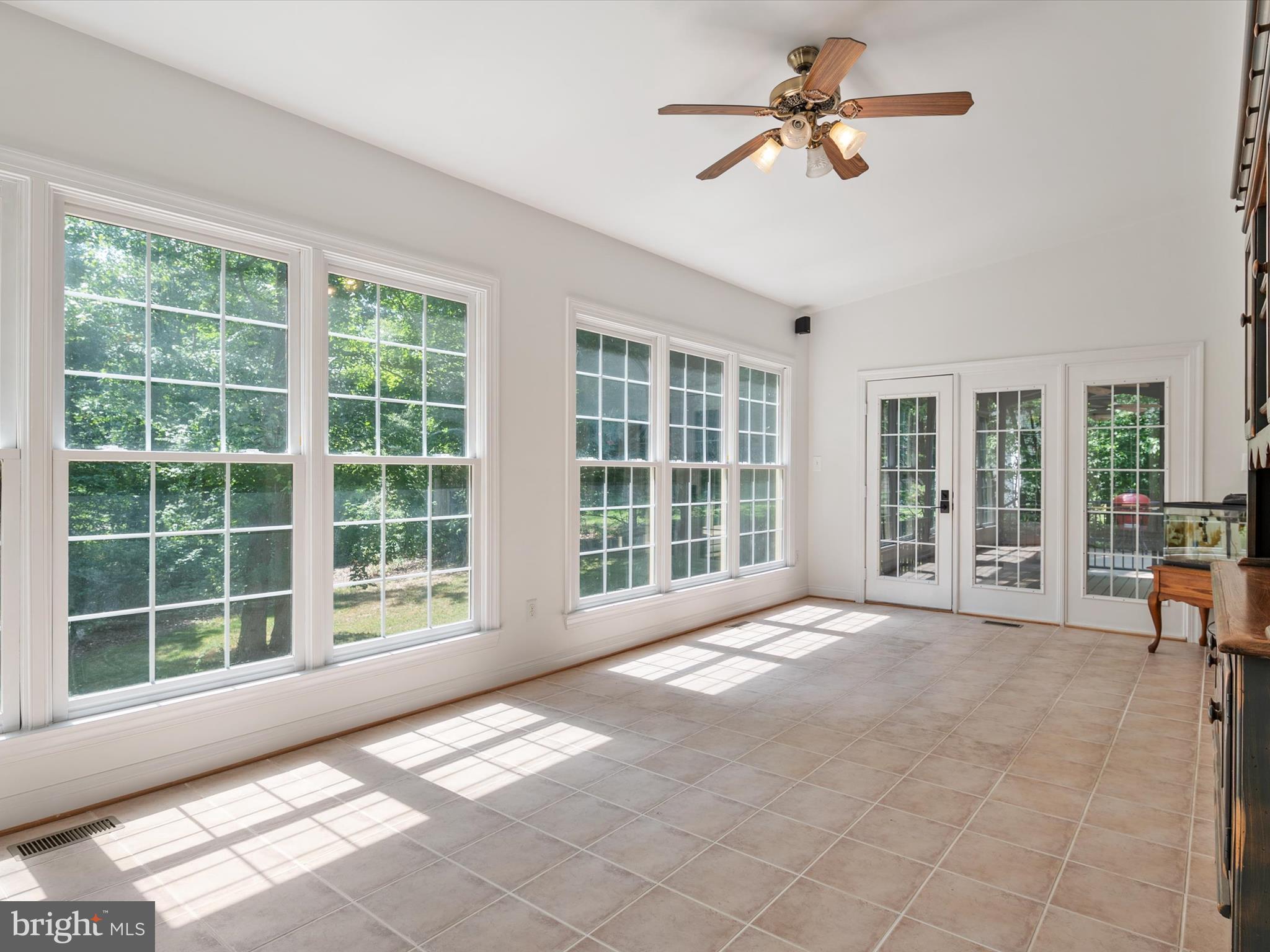 SOUTH RIVER COLONY - Residential