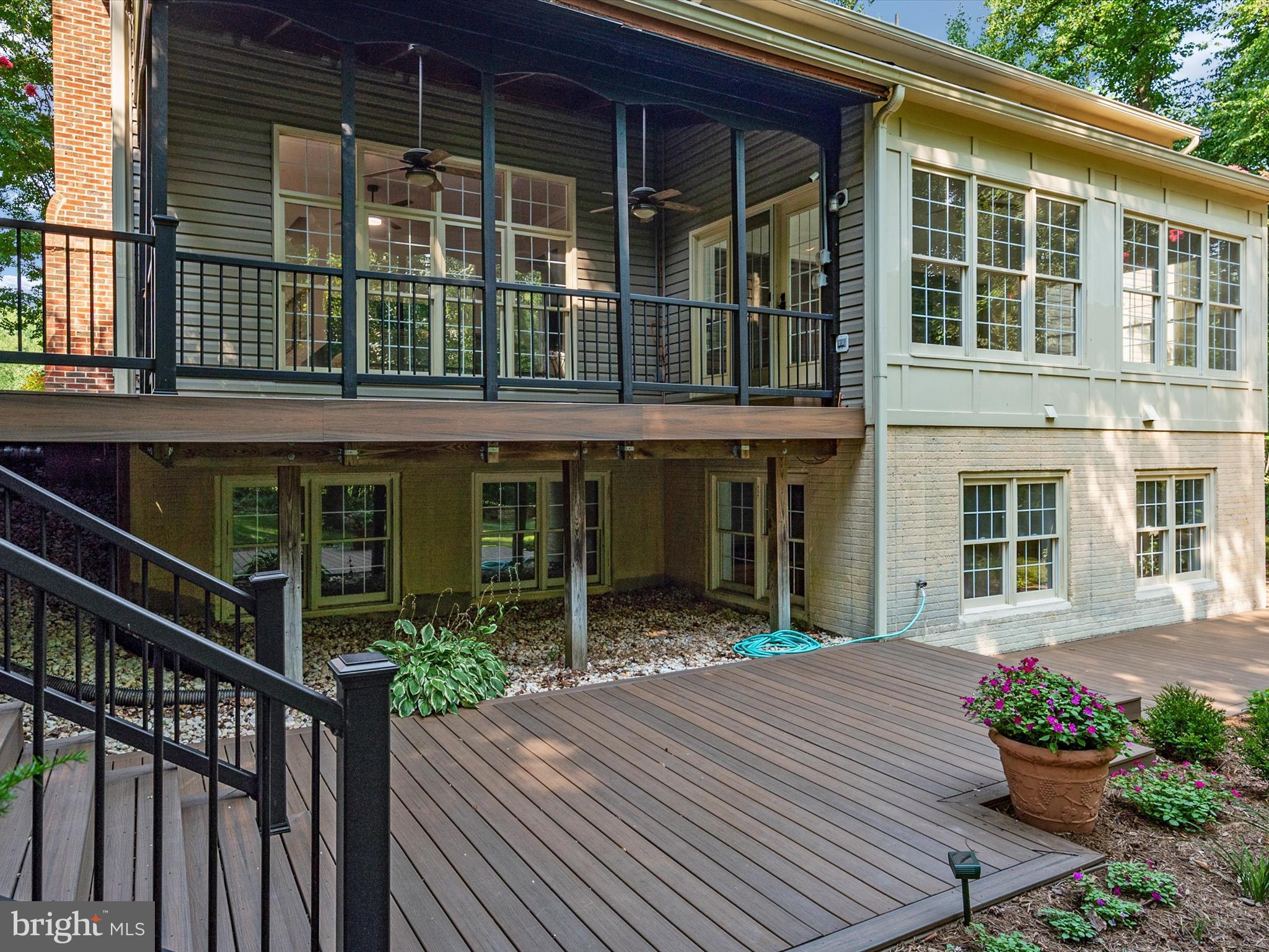 SOUTH RIVER COLONY - Residential