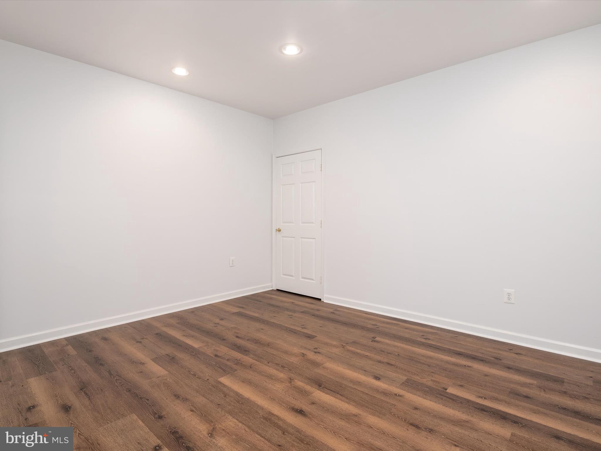 SOUTH RIVER COLONY - Residential