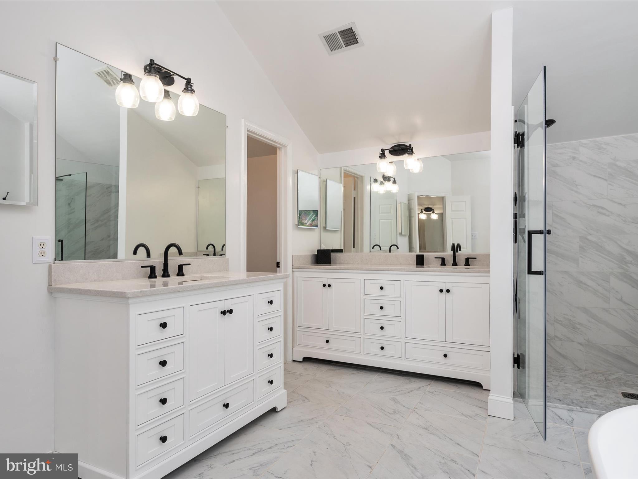 SOUTH RIVER COLONY - Residential