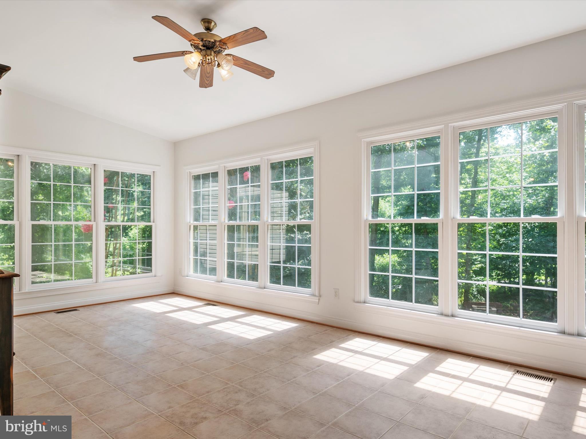 SOUTH RIVER COLONY - Residential