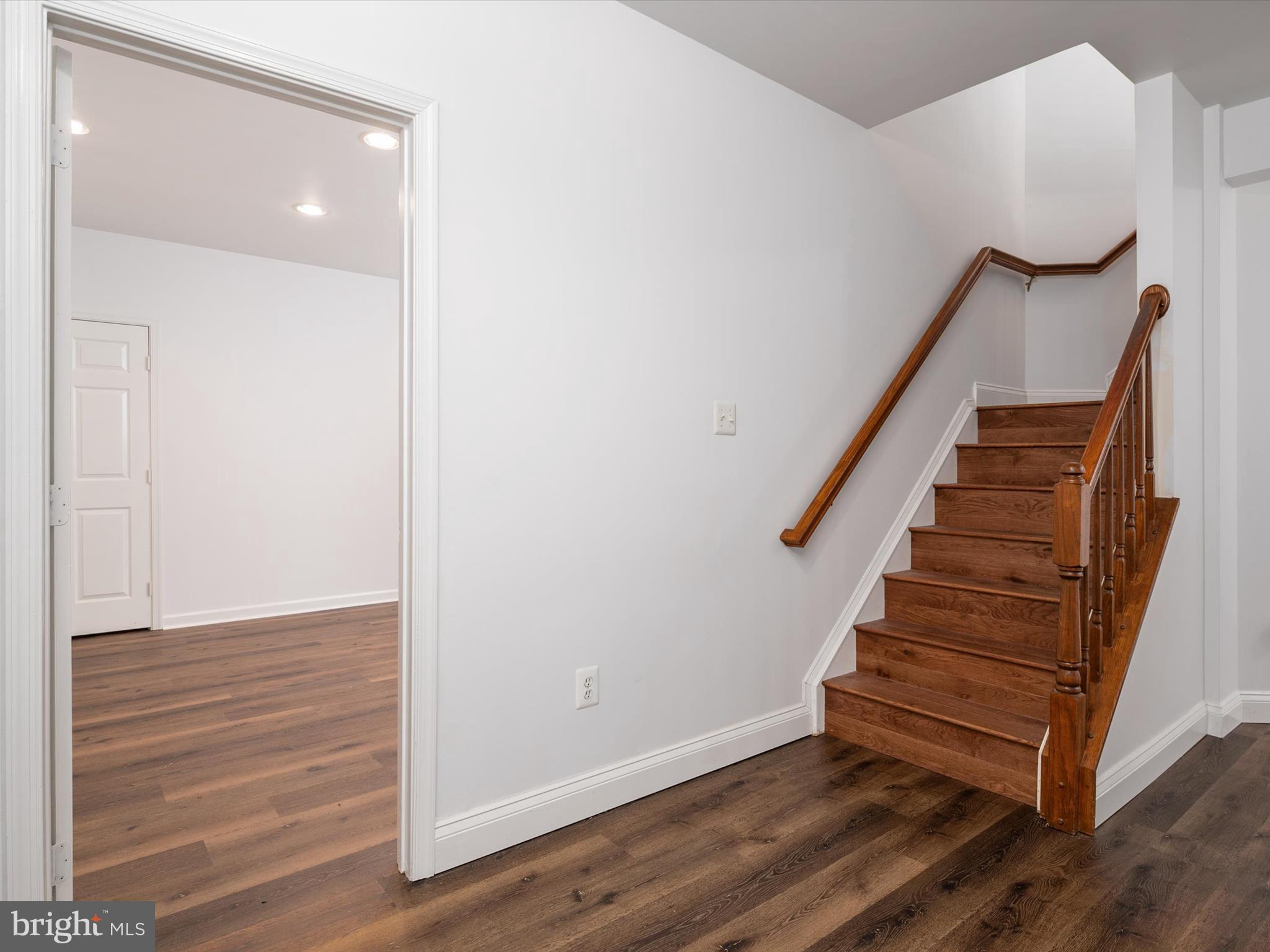 SOUTH RIVER COLONY - Residential