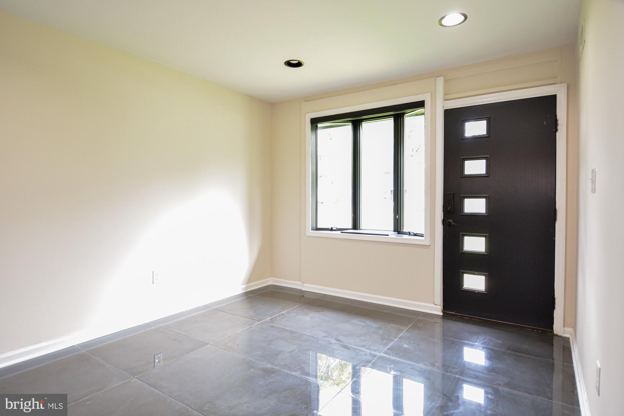 HOLLYWOOD - Residential Lease