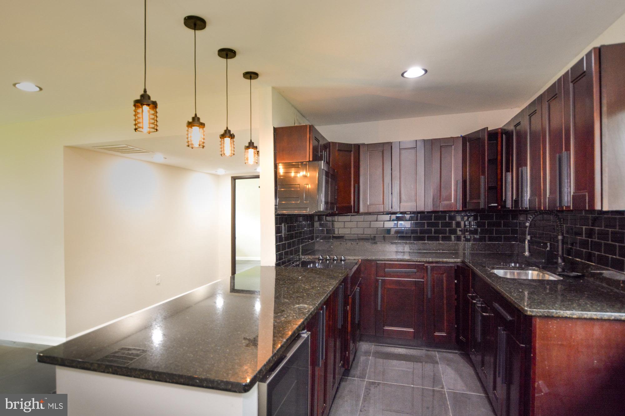 HOLLYWOOD - Residential Lease