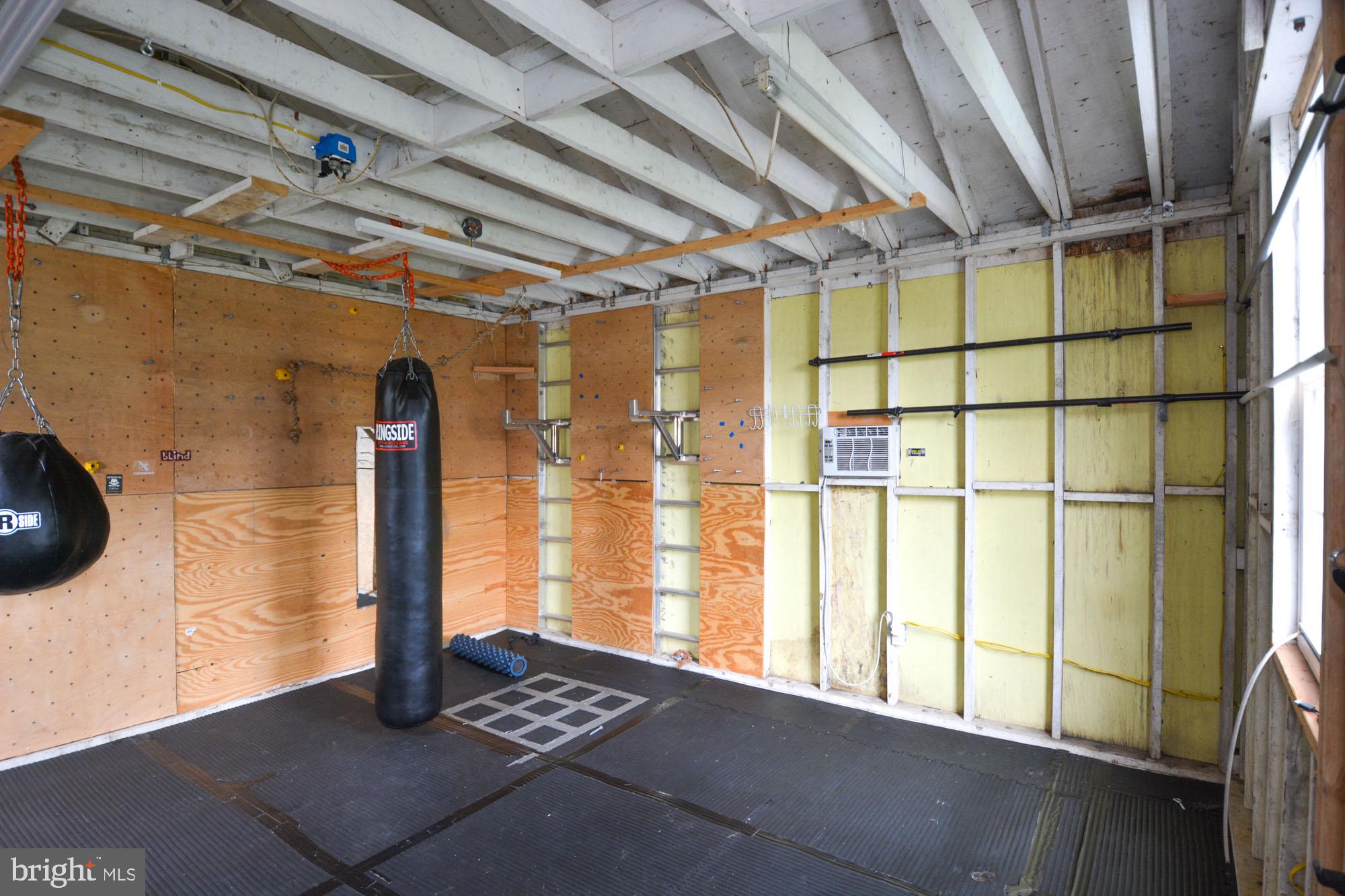 HOLLYWOOD - Residential Lease