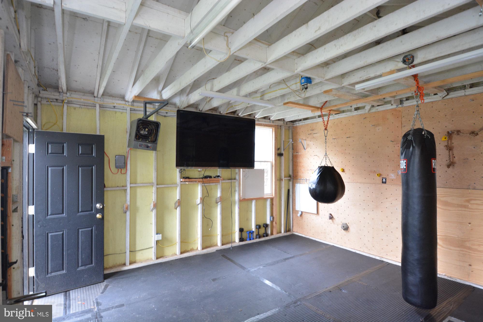 HOLLYWOOD - Residential Lease