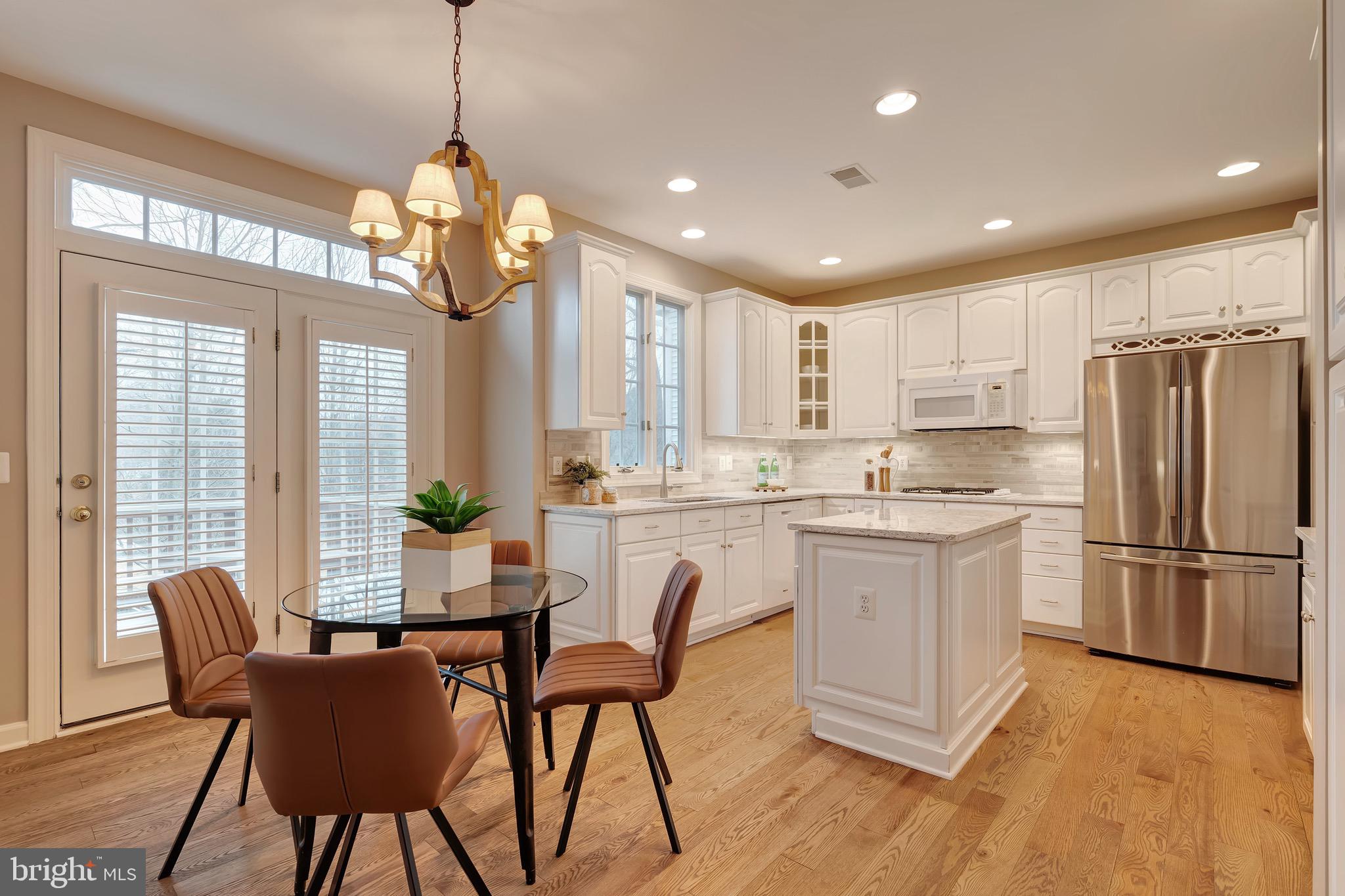 AMANDA PLACE - Residential