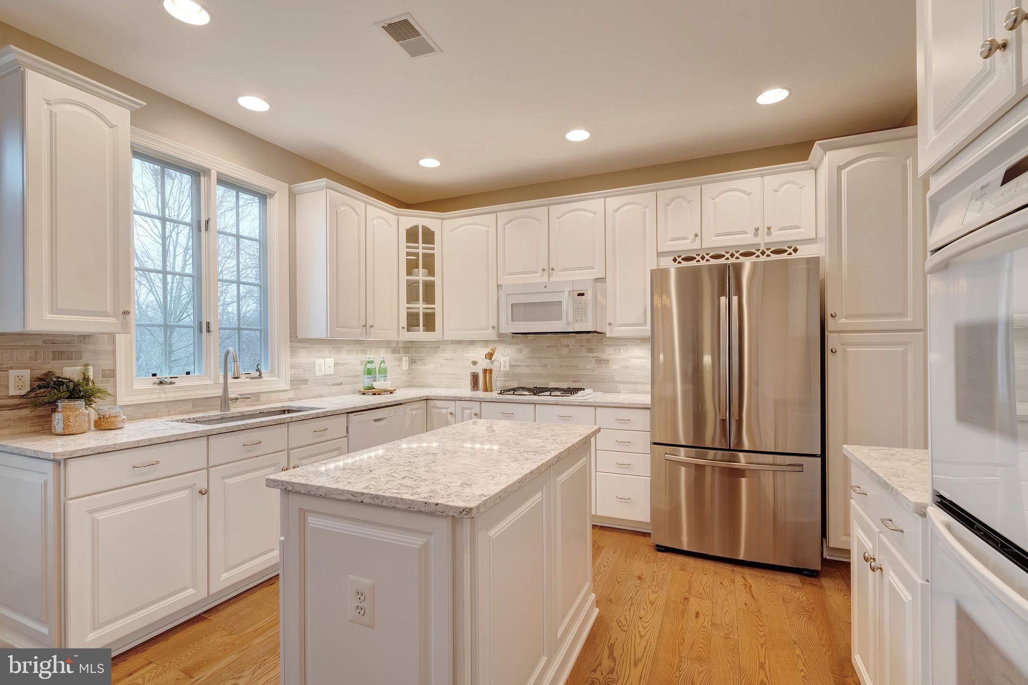 AMANDA PLACE - Residential