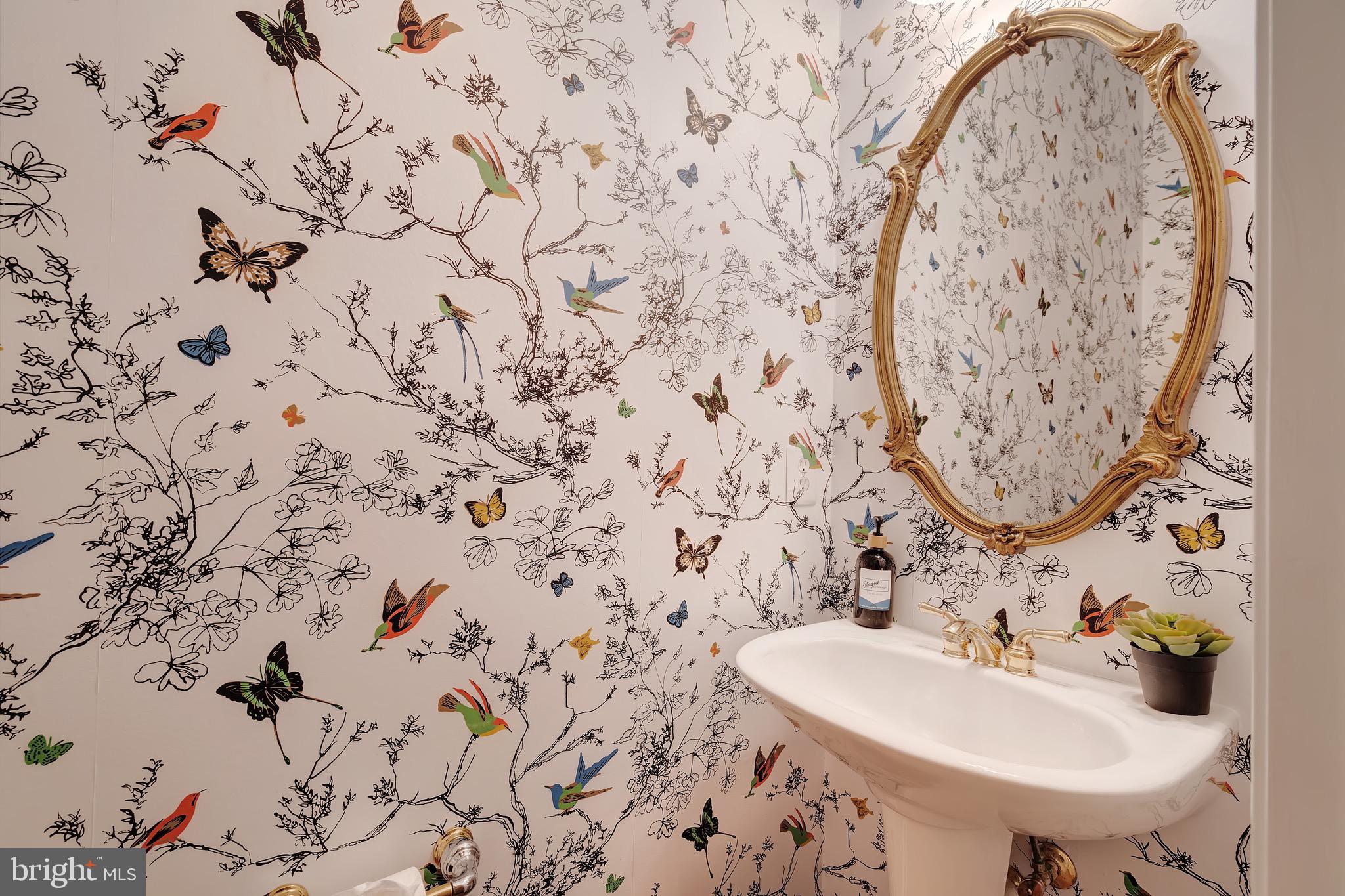 AMANDA PLACE - Residential