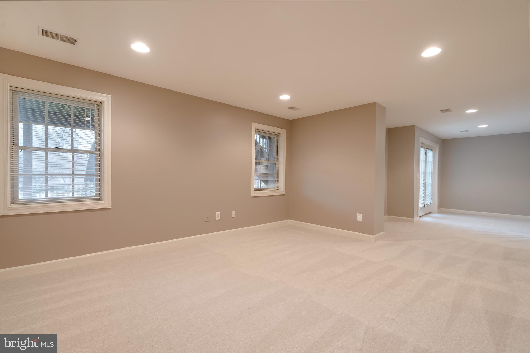 AMANDA PLACE - Residential