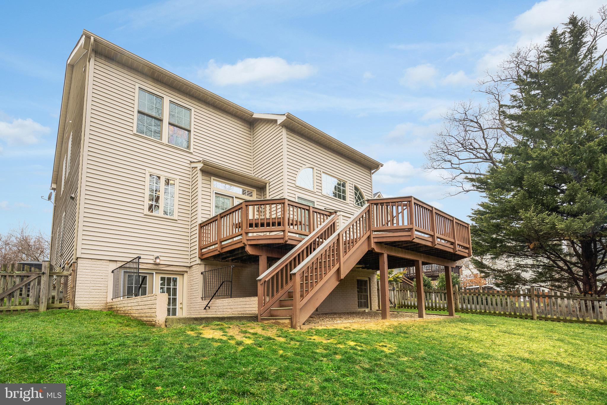 AMANDA PLACE - Residential