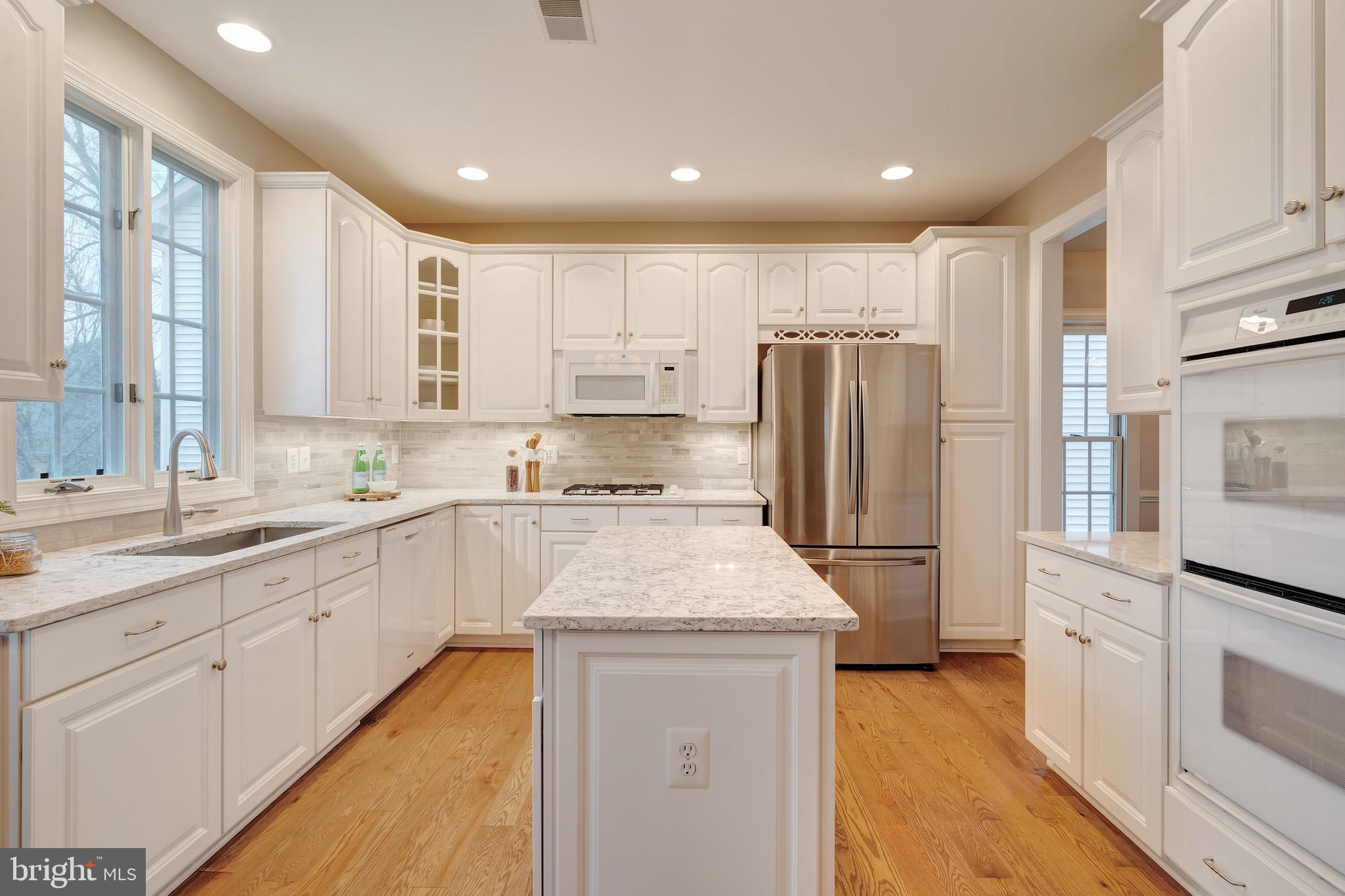 AMANDA PLACE - Residential