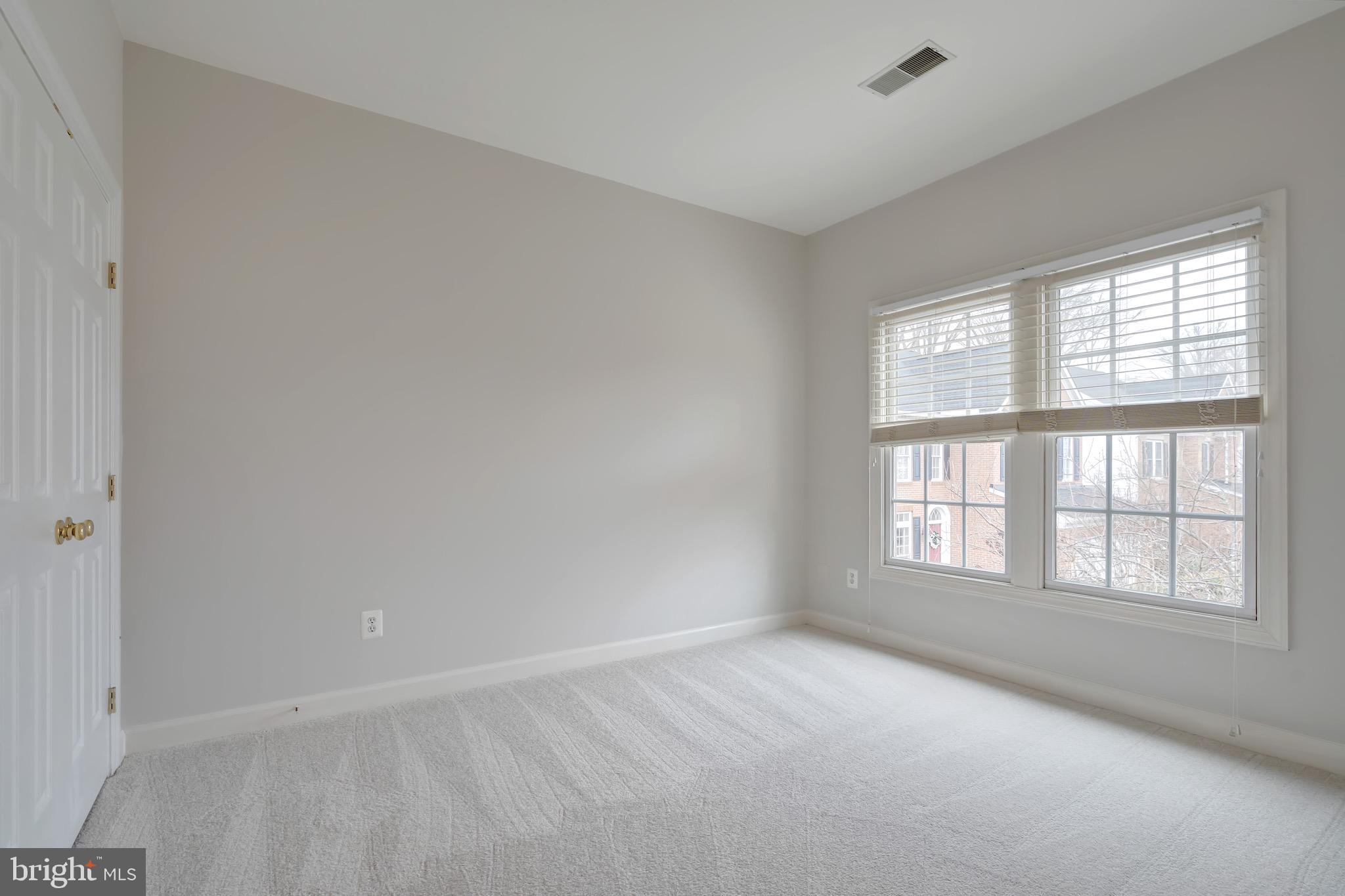 AMANDA PLACE - Residential