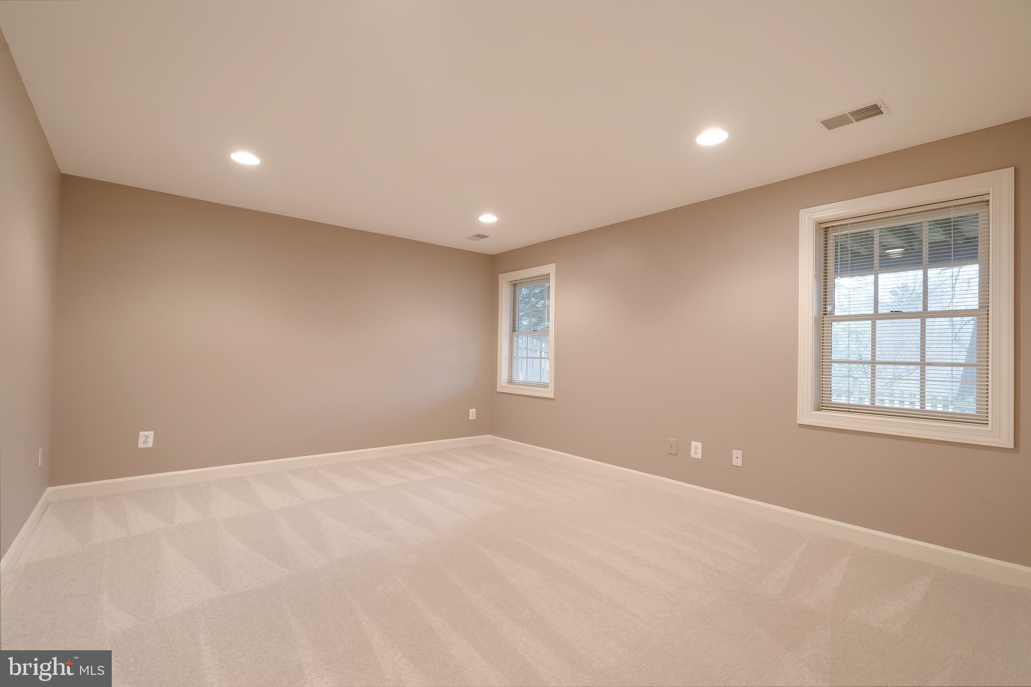 AMANDA PLACE - Residential