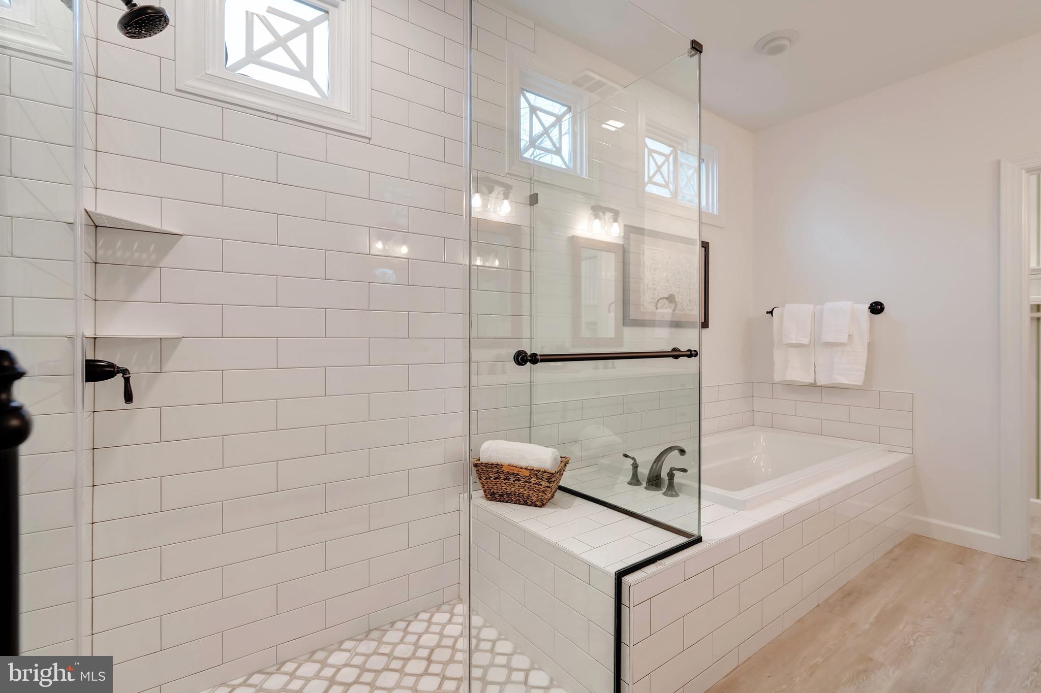 AMANDA PLACE - Residential