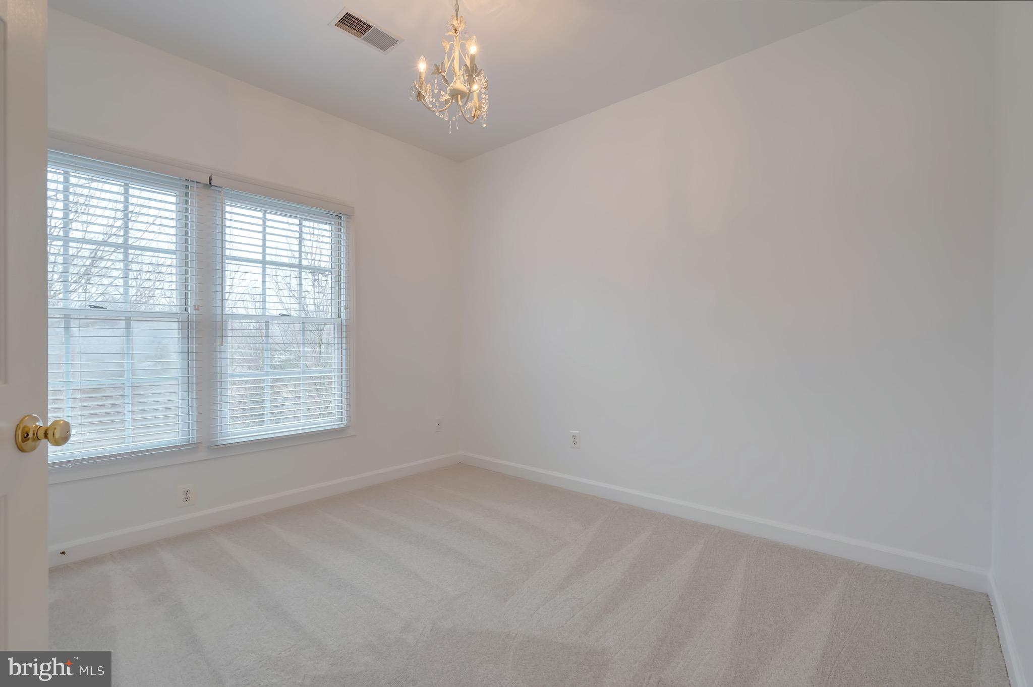 AMANDA PLACE - Residential