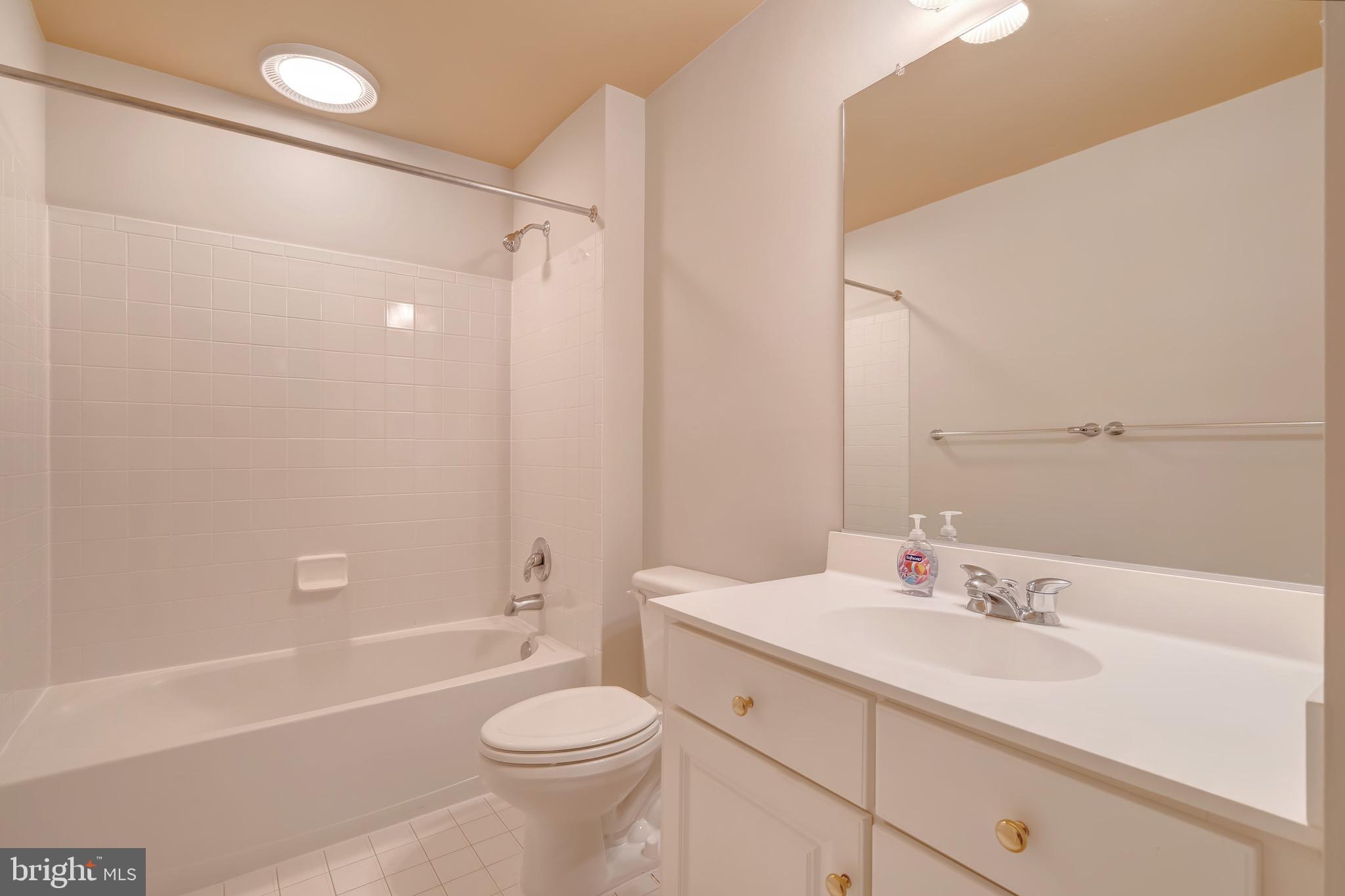 AMANDA PLACE - Residential