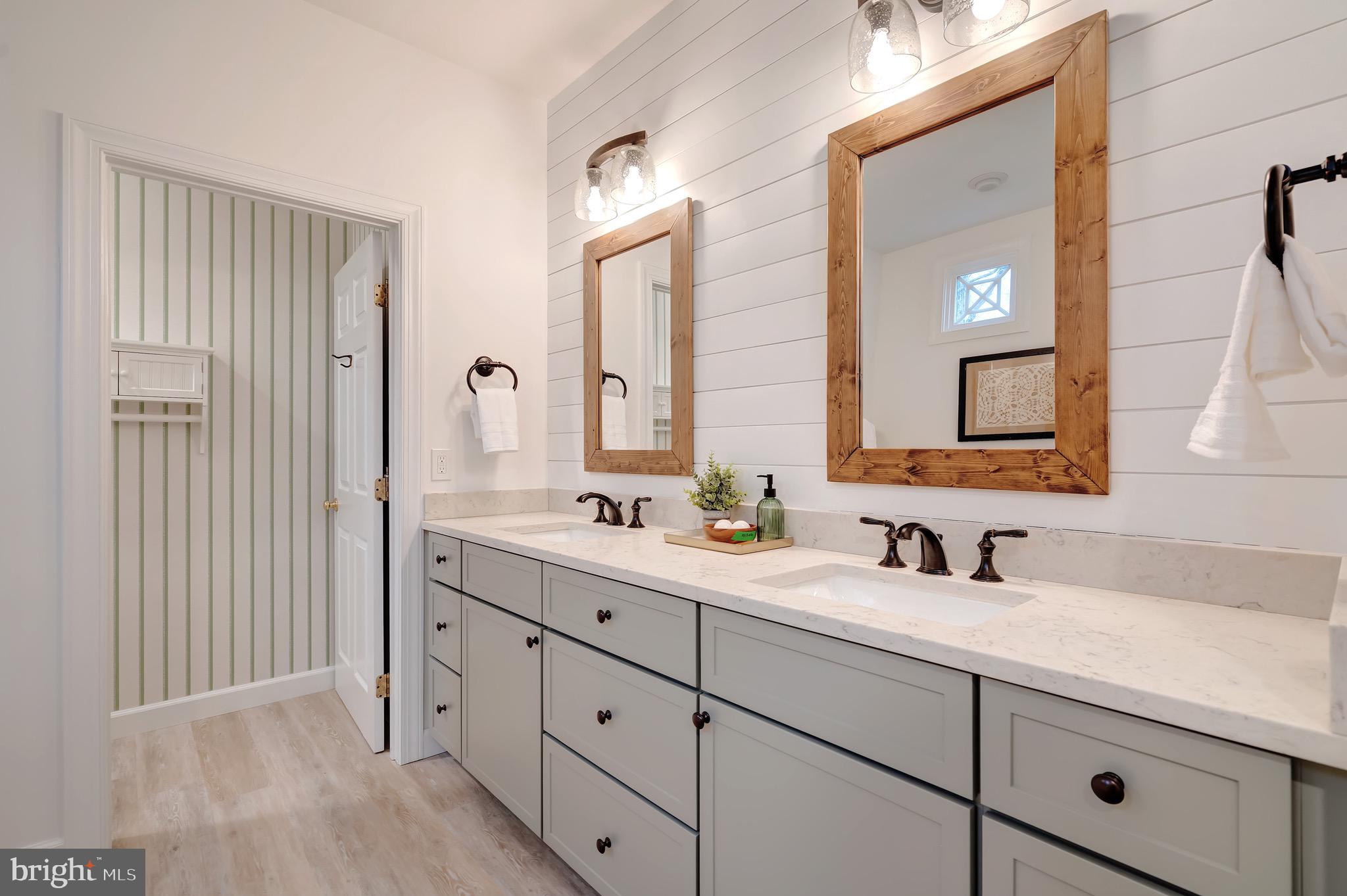 AMANDA PLACE - Residential