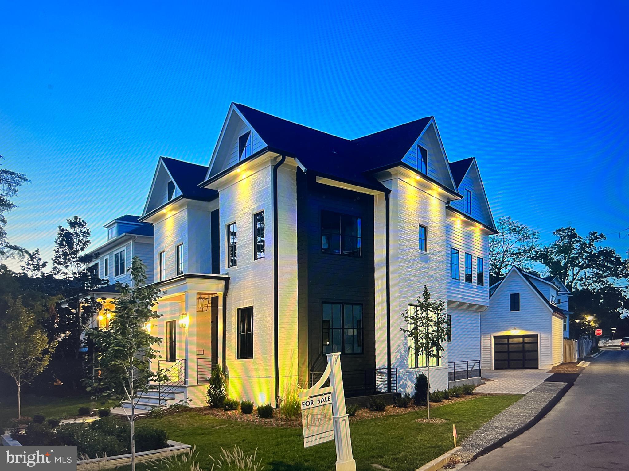 LYON VILLAGE - Residential