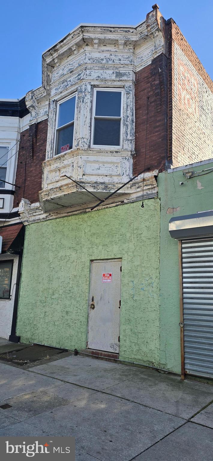 PHILADELPHIA (WEST) - Commercial Sale