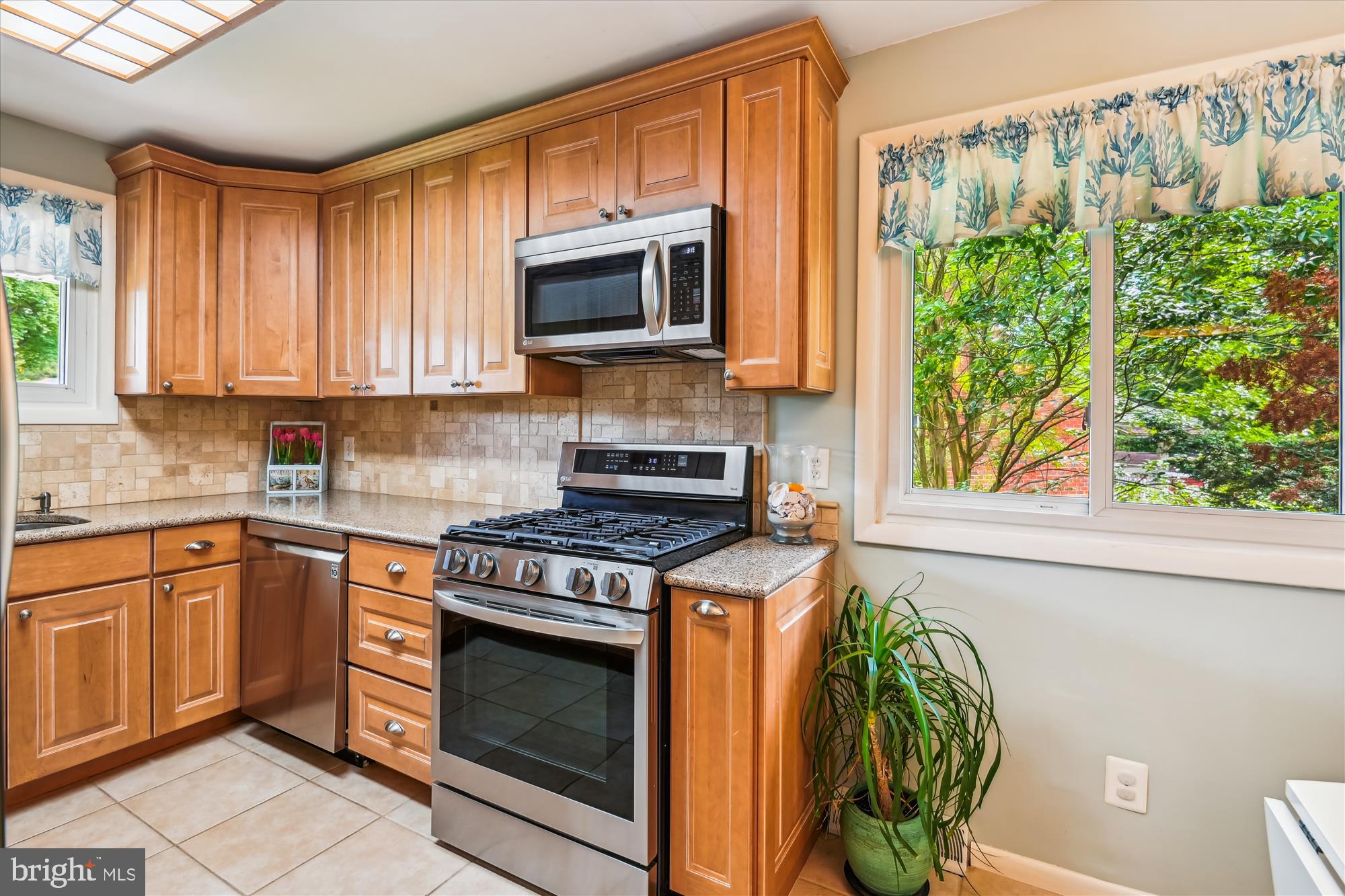 THE HIGHLANDS - Residential