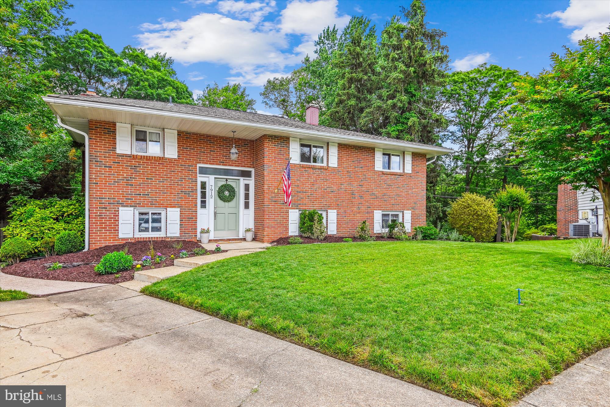 THE HIGHLANDS - Residential