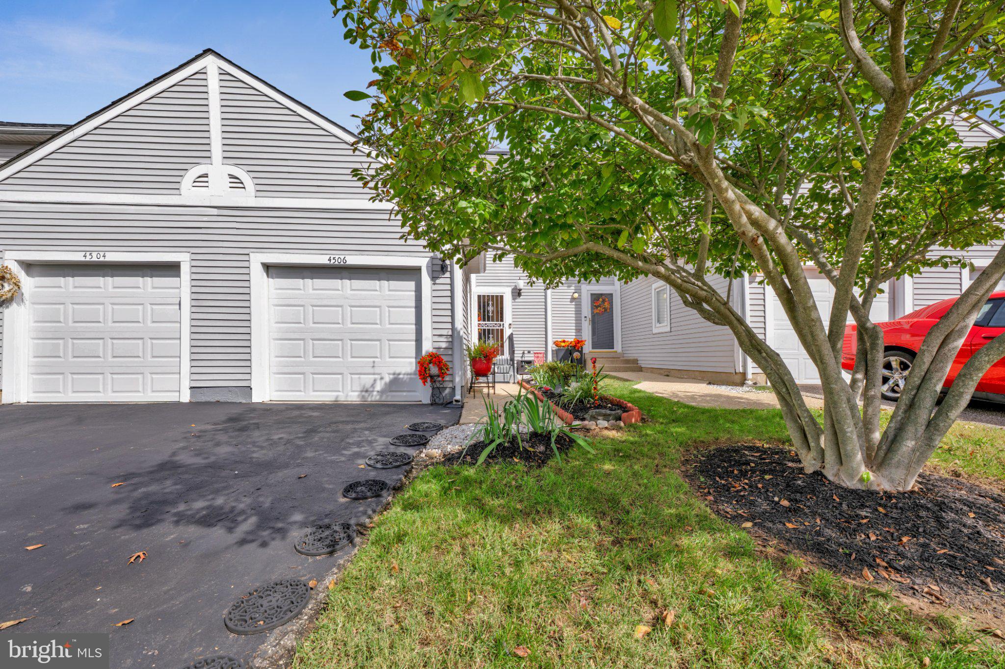 4506 FOUR SEASONS PLACE