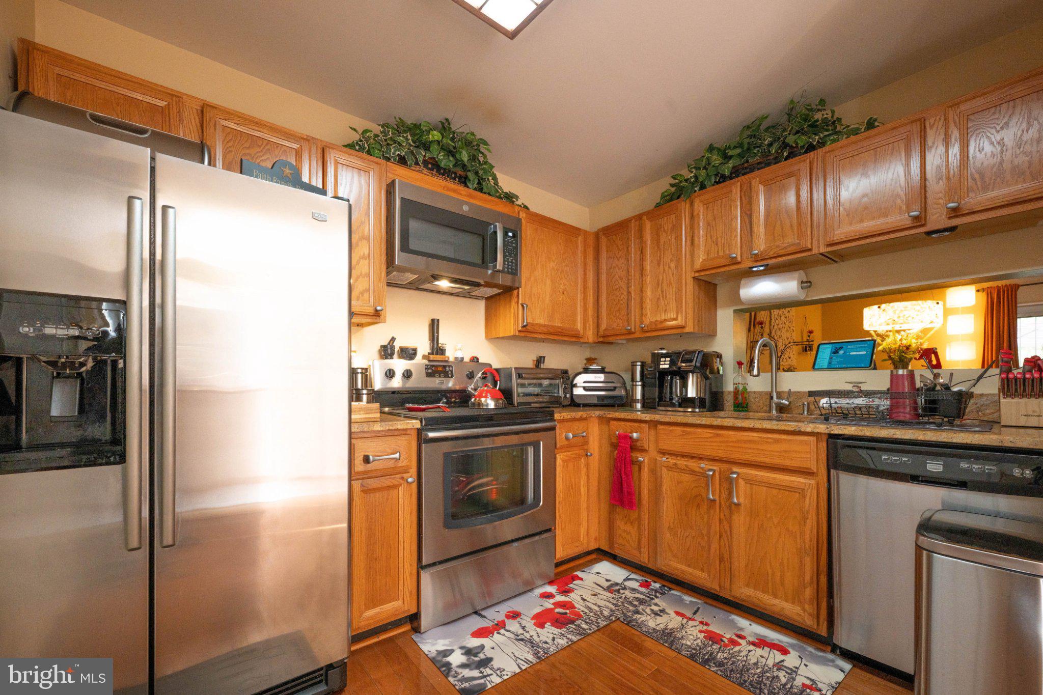 4506 FOUR SEASONS PLACE