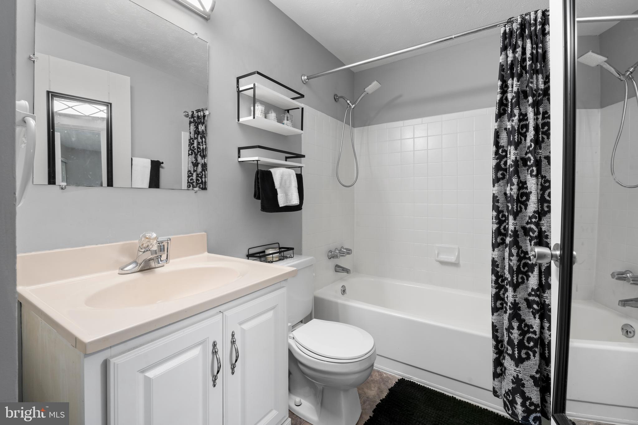 ST CHARLES - CARRINGTON - Residential