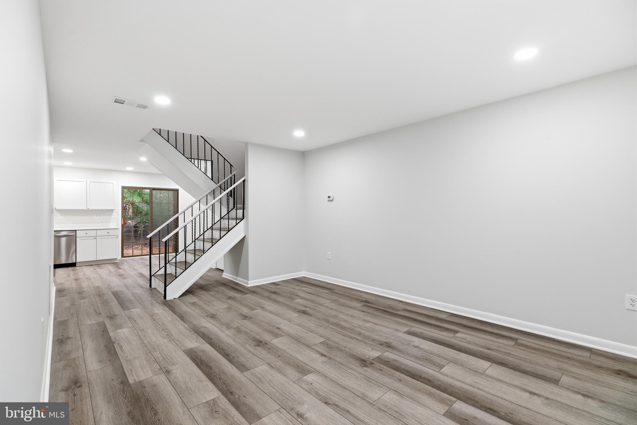 BOSTON RIDGE - Residential