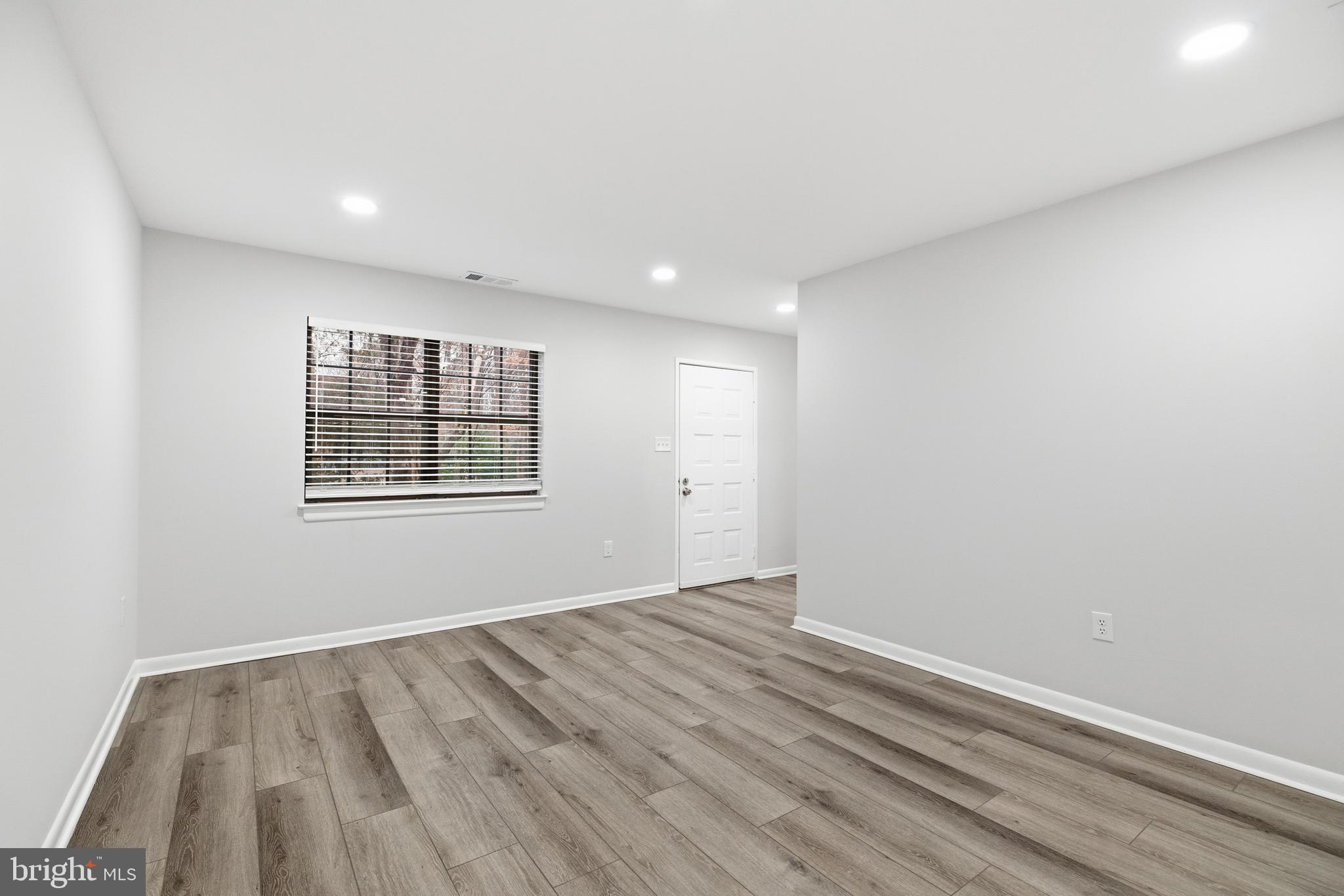 BOSTON RIDGE - Residential