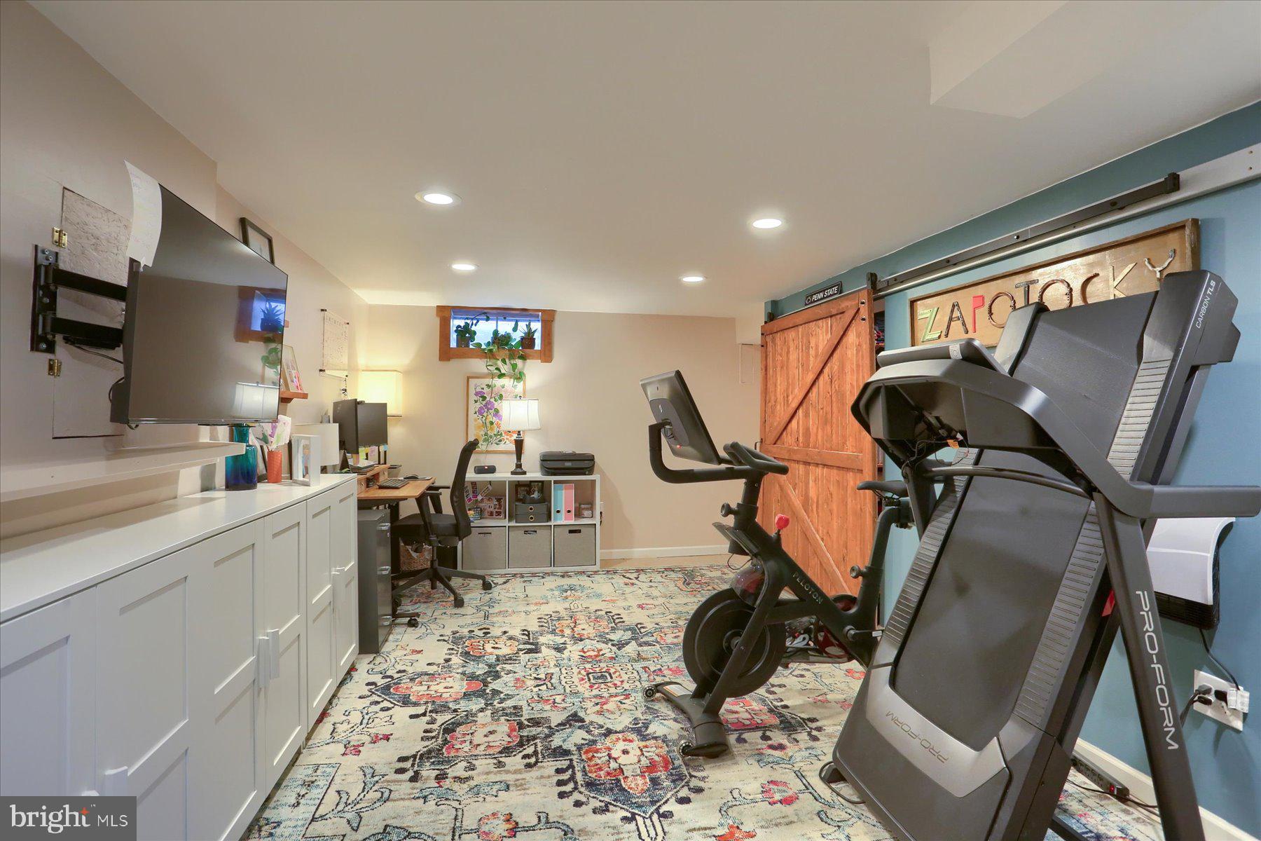 CROOKED HILL FARMS - Residential