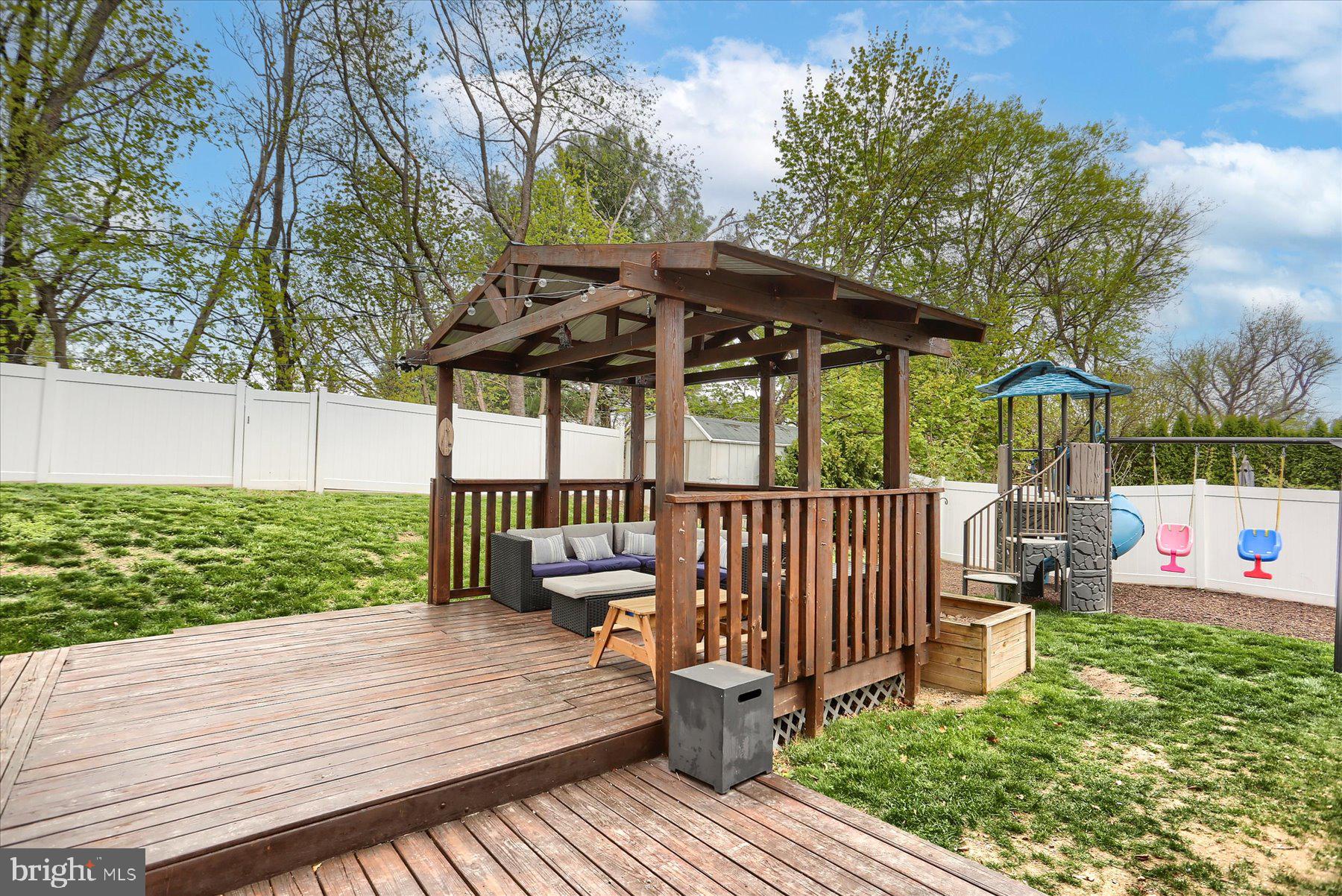 CROOKED HILL FARMS - Residential