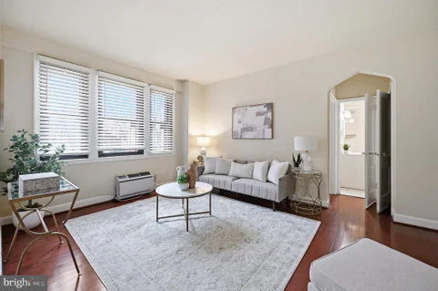 MLS: DCDC2278404