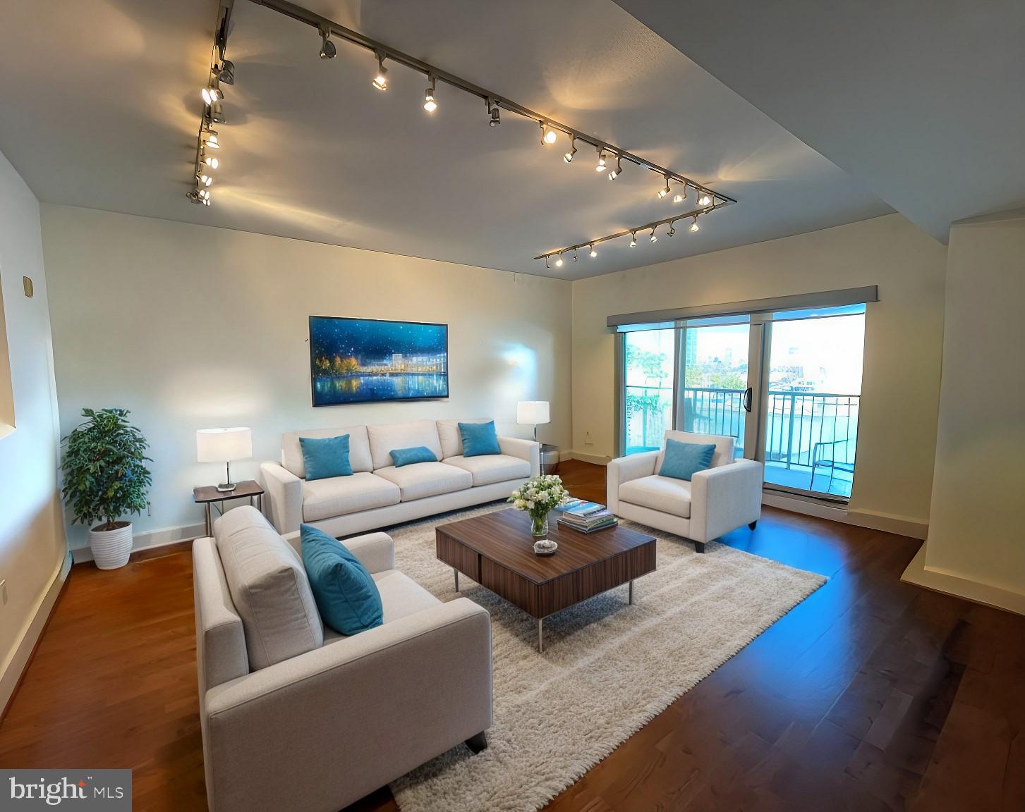 QUEEN VILLAGE - Residential