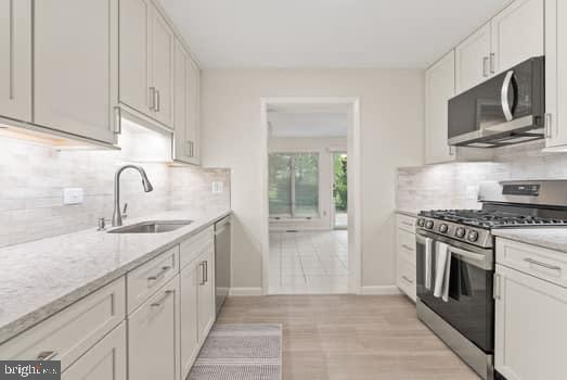 DIVINES CHESTERBROOK - Residential Lease