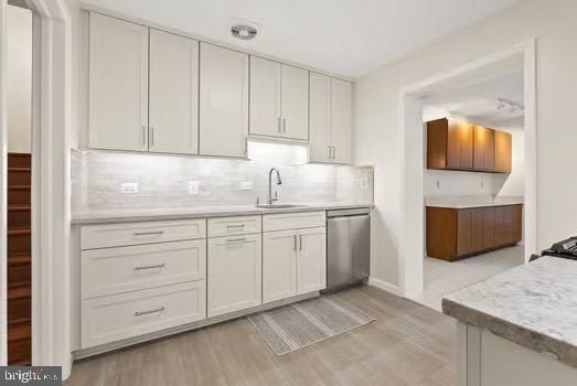 DIVINES CHESTERBROOK - Residential Lease