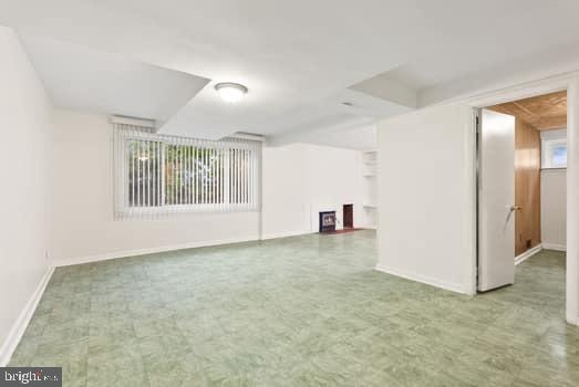 DIVINES CHESTERBROOK - Residential Lease