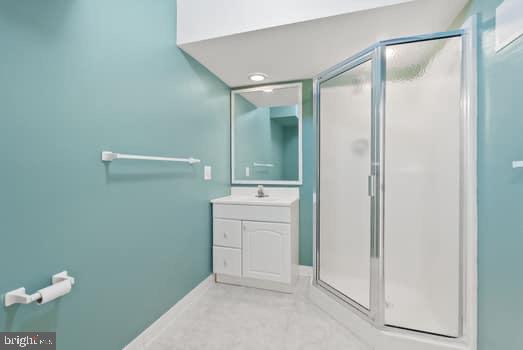 DIVINES CHESTERBROOK - Residential Lease