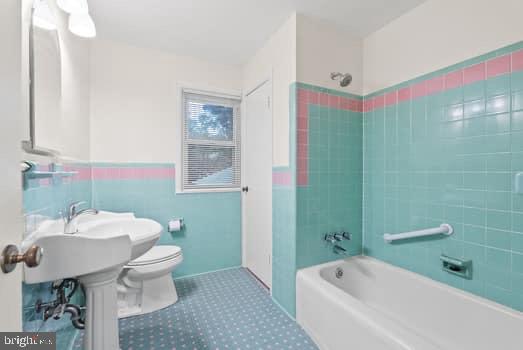 DIVINES CHESTERBROOK - Residential Lease