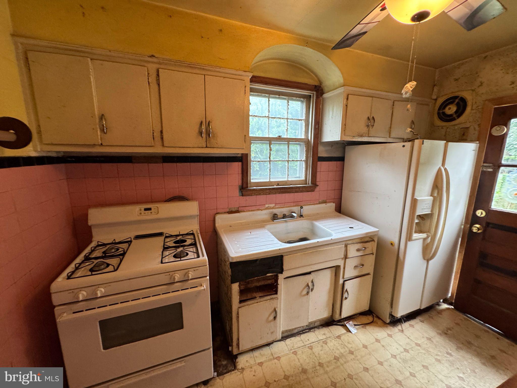 RIDGE GROVE - Residential