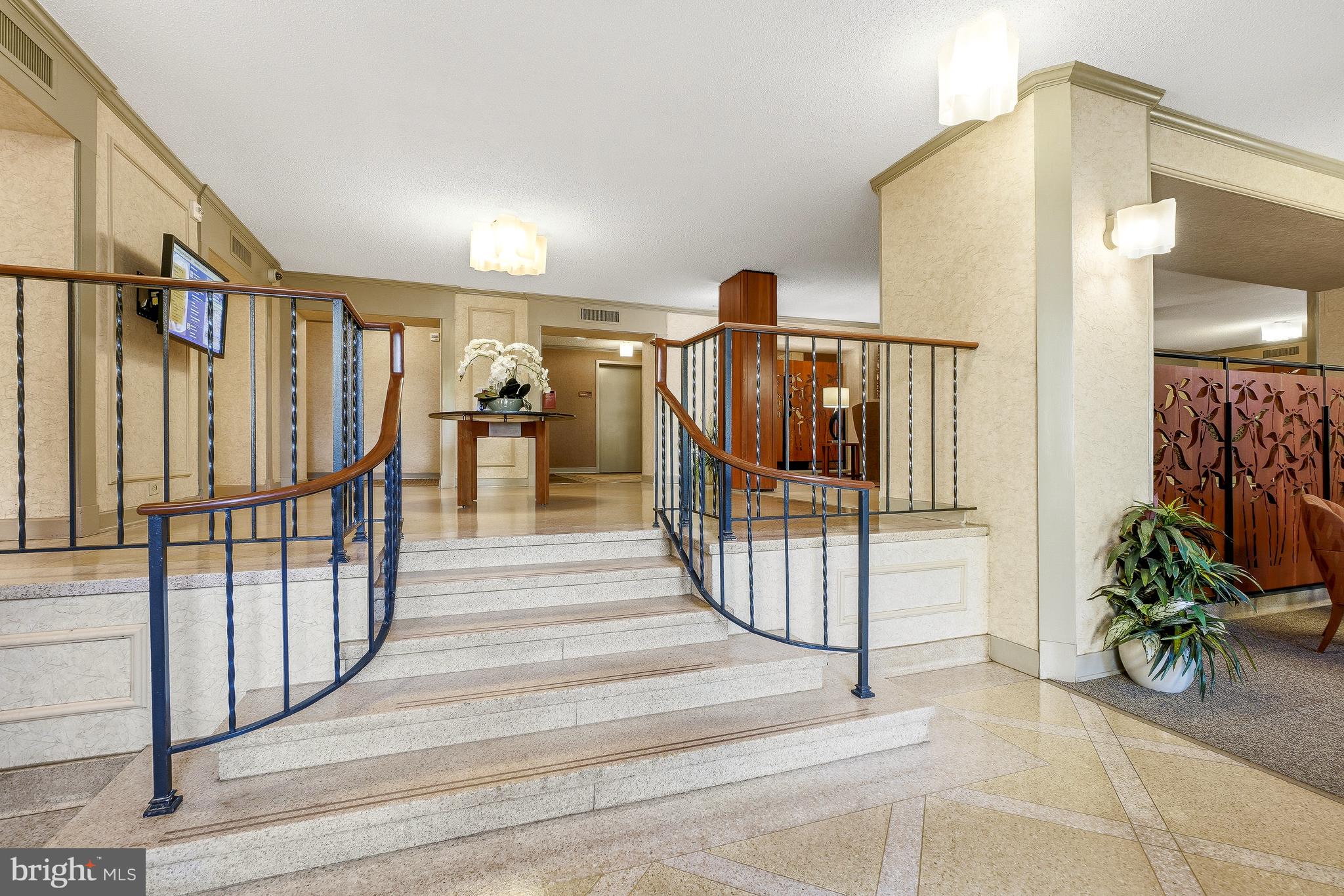5902 MOUNT EAGLE DRIVE 1008