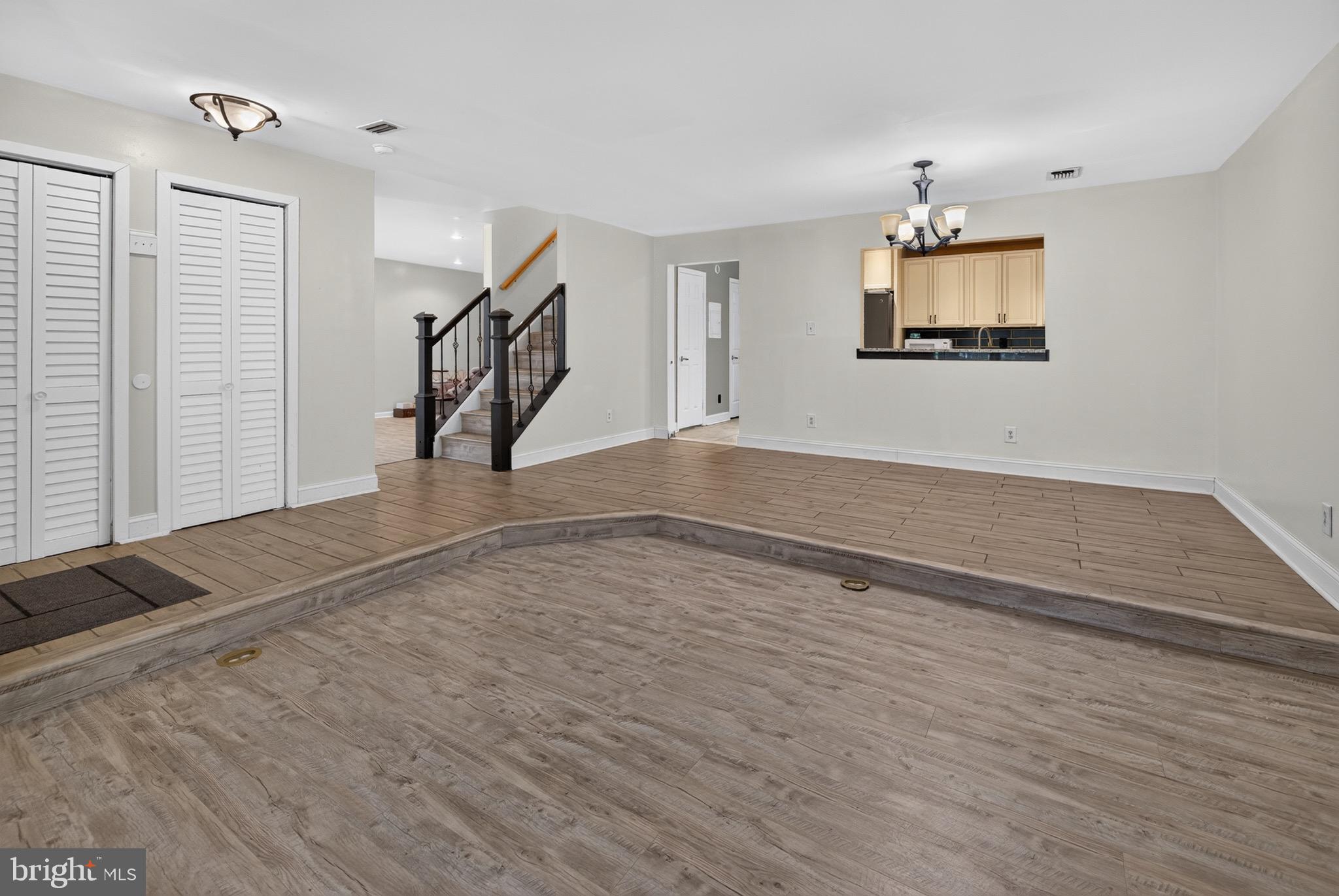 12585 KEMPSTON LANE