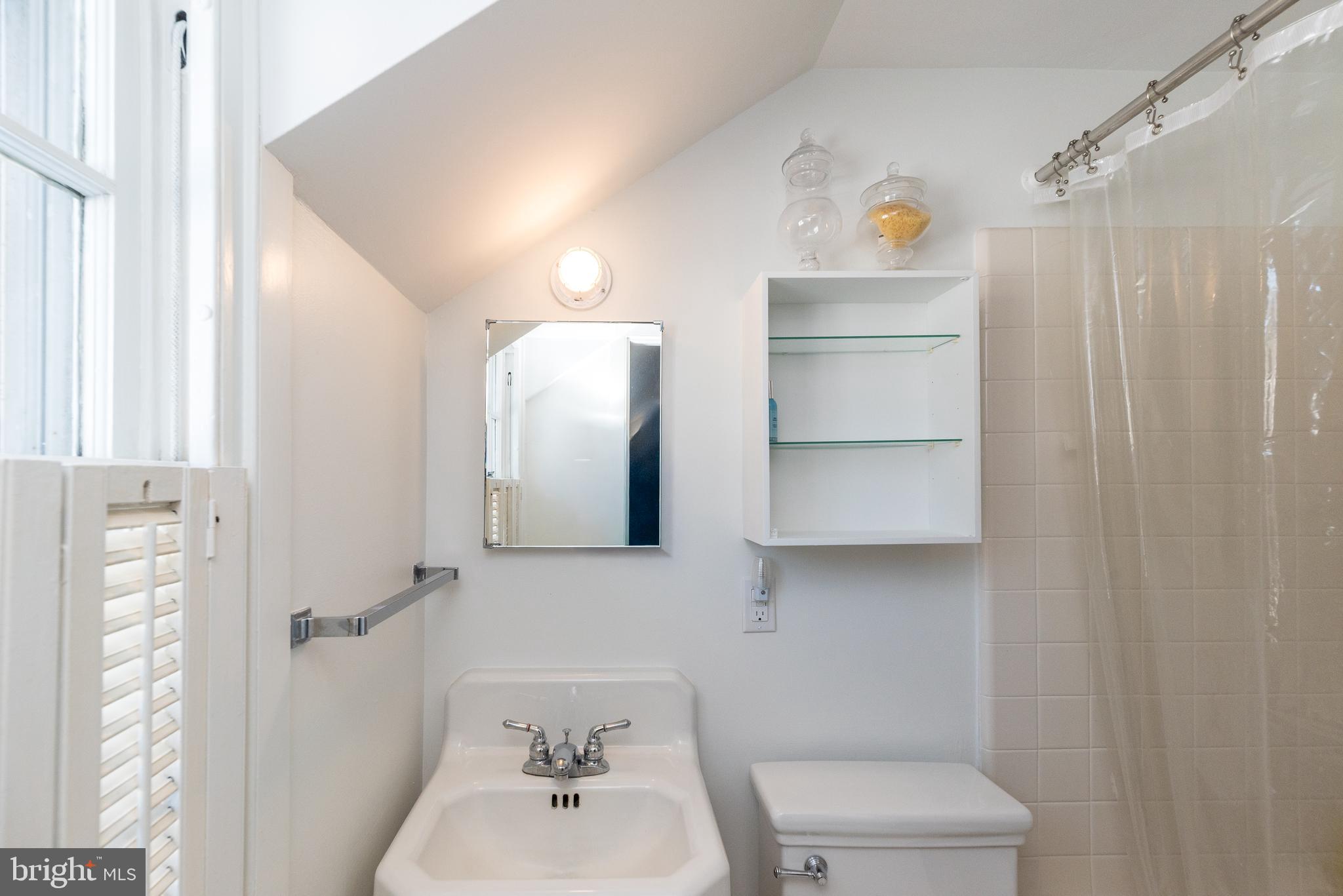 BLUE BELL - Residential Lease